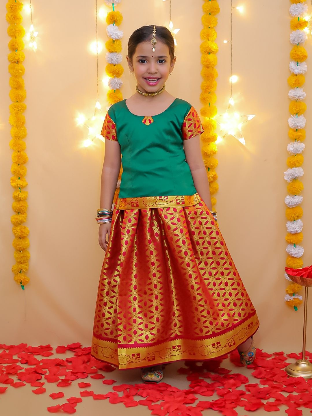 

BownBee Girls Woven Design Ready to Wear Pavda Pattu Lehenga & Blouse, Green