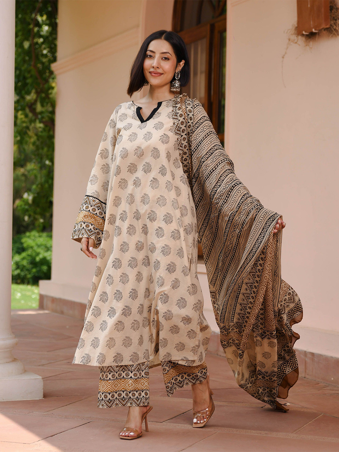 

Bunaai Floral Printed V-Neck A-Line Kurta With Trousers & Dupatta, Beige