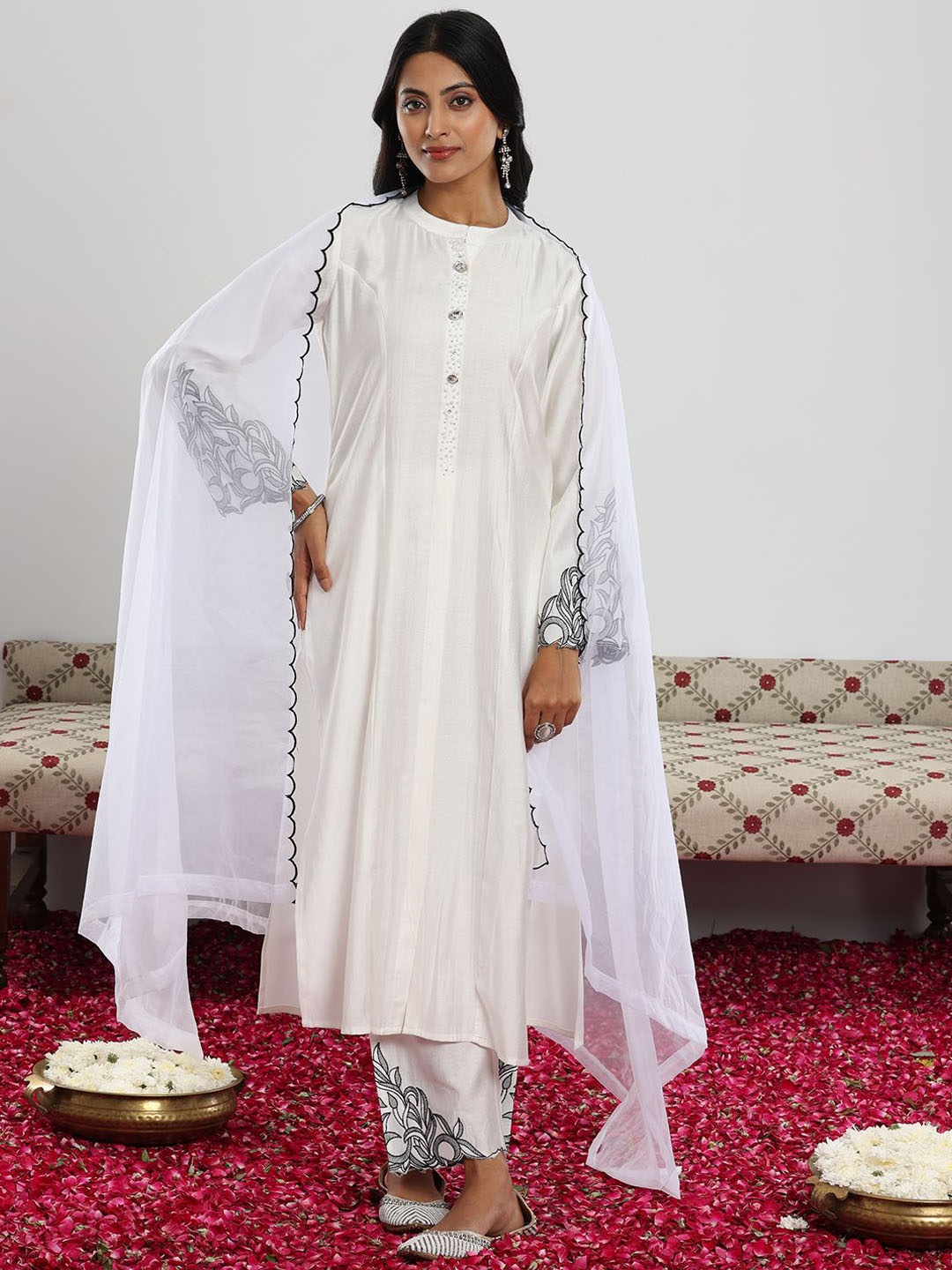 

Libas White Floral Embroidered Thread Work Panelled A-Line Kurta with Trouser & Dupatta