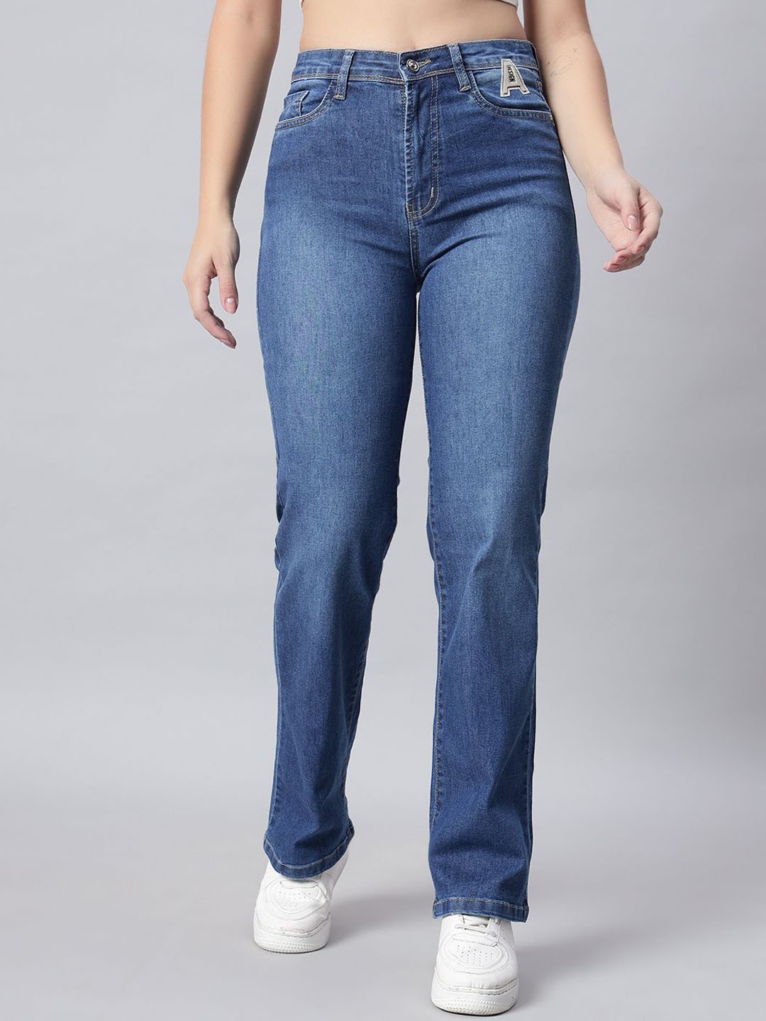 

AECK Women Original Relaxed Fit Low Distress Light Fade Jeans, Navy blue
