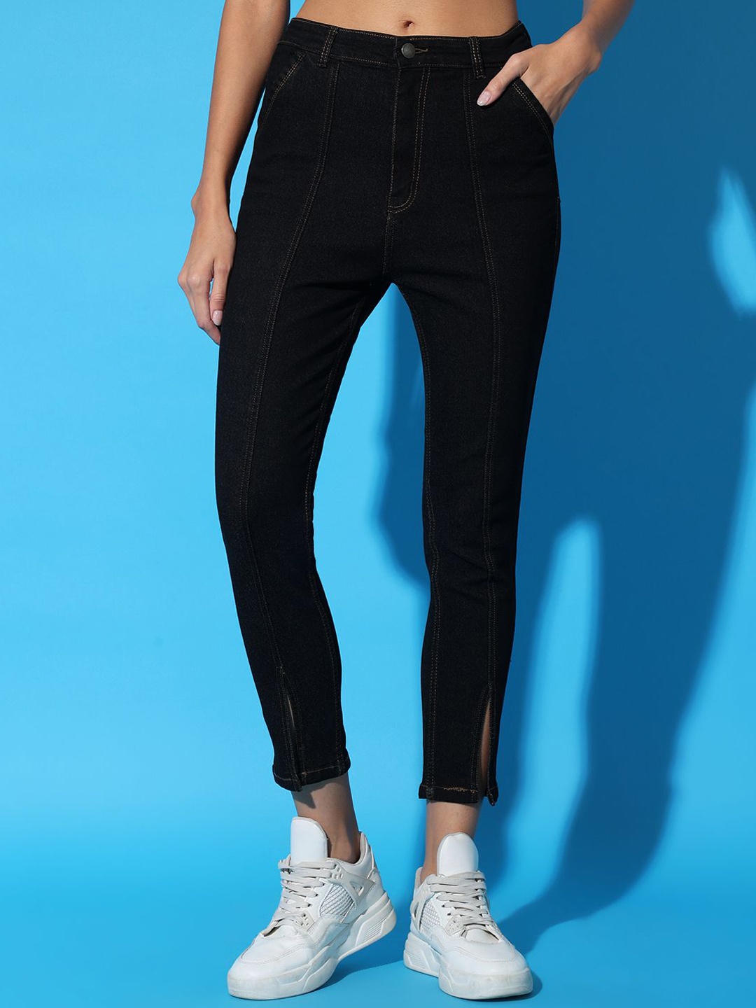 

The Roadster Lifestyle Co Women Cotton Skinny Fit Clean Look Stretchable Jeans, Black