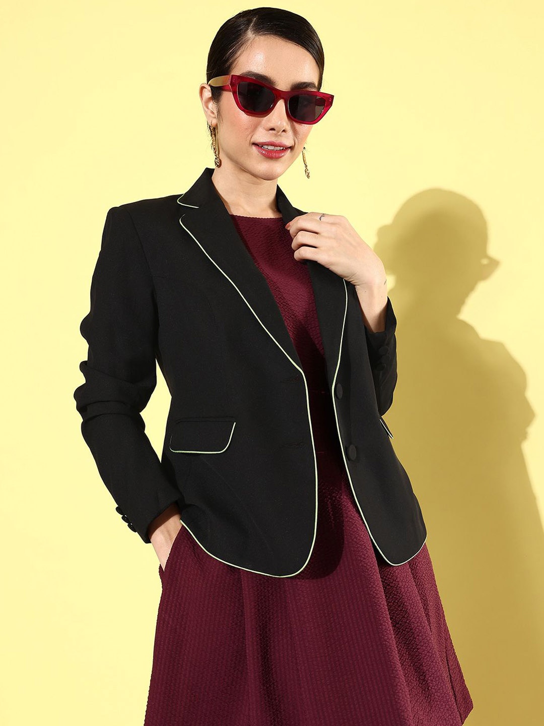 

QUIERO BEACON Single Breasted Notched Lapel Collar Blazer, Black