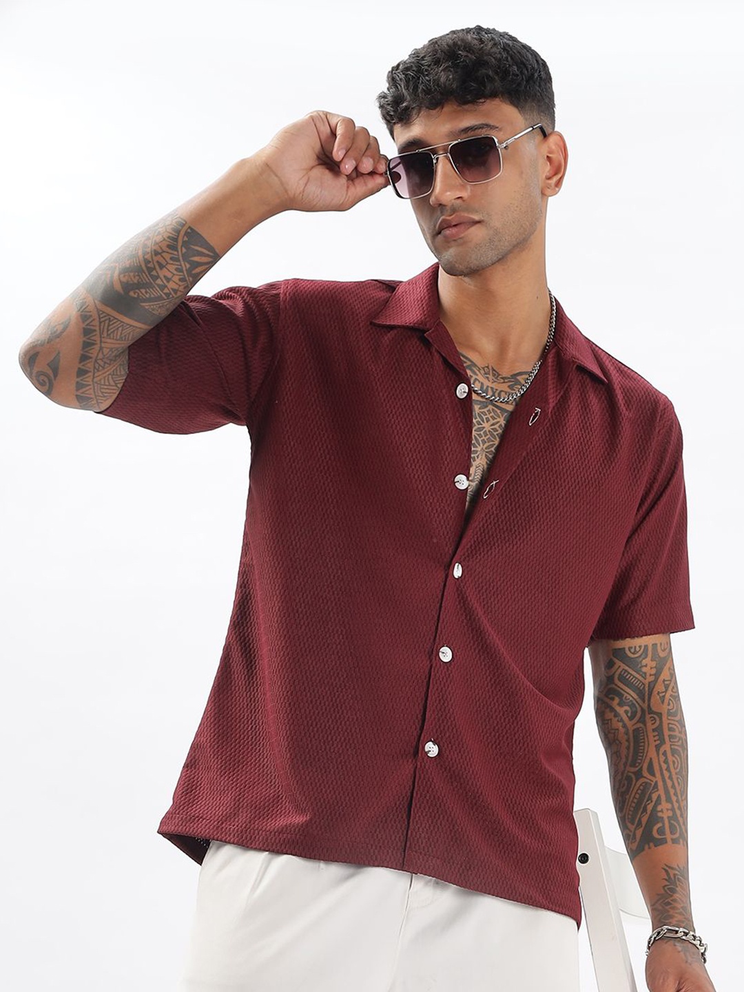 

Vestirio Men Relaxed Cuban Collar Solid Relaxed Fit Casual Shirt, Maroon