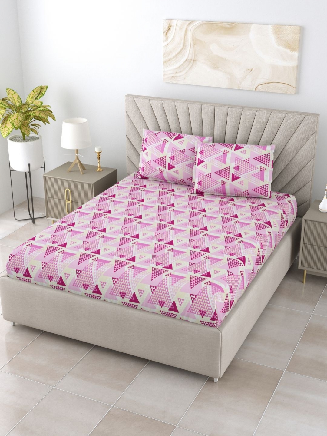 

BOMBAY DYEING Pink & Cream-Coloured Floral 144 TC Cotton King Bedsheet Set-2.74 m x 2.74 m