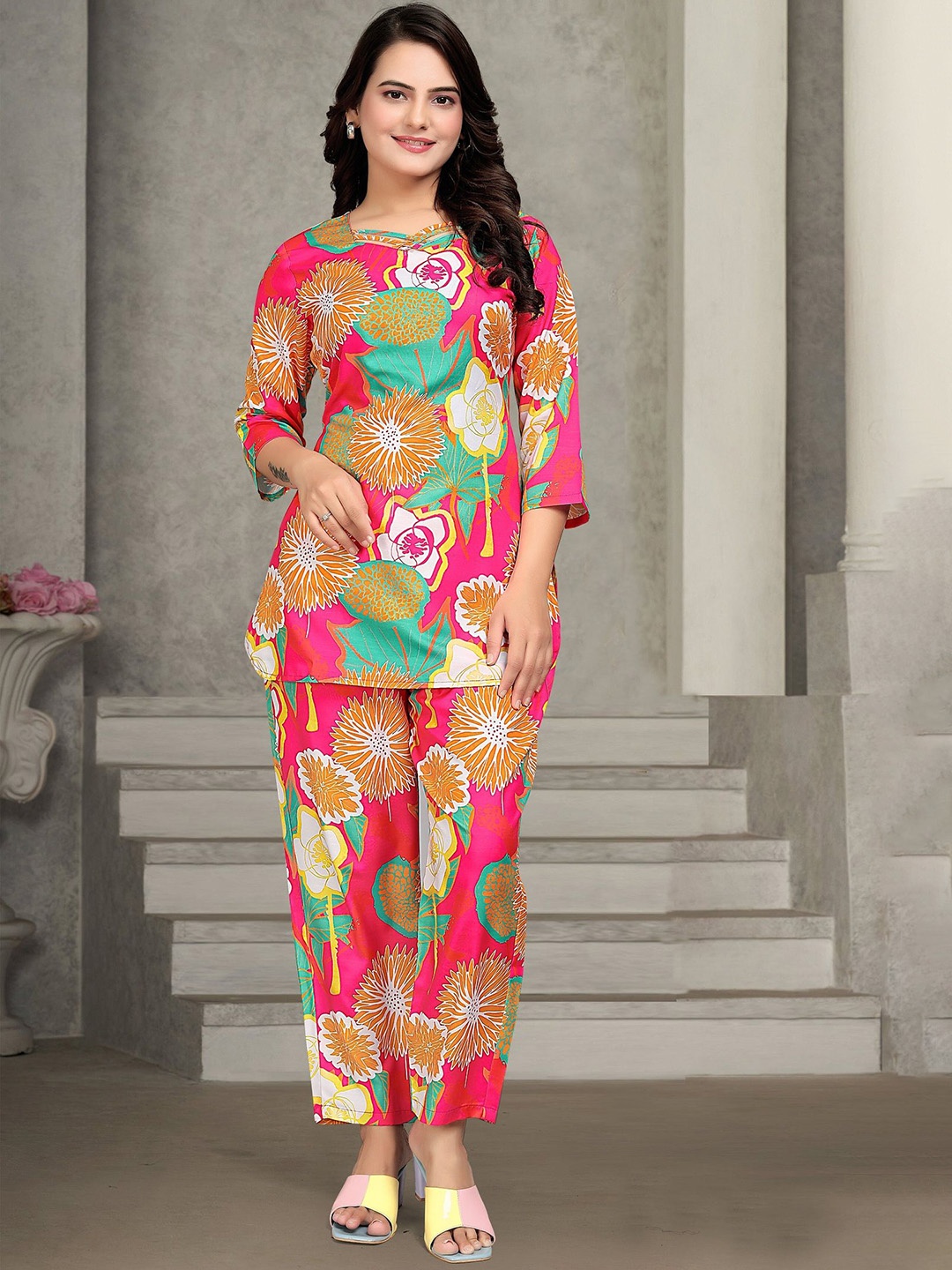 

APNISHA Square Neck Printed Top & Trouser, Pink