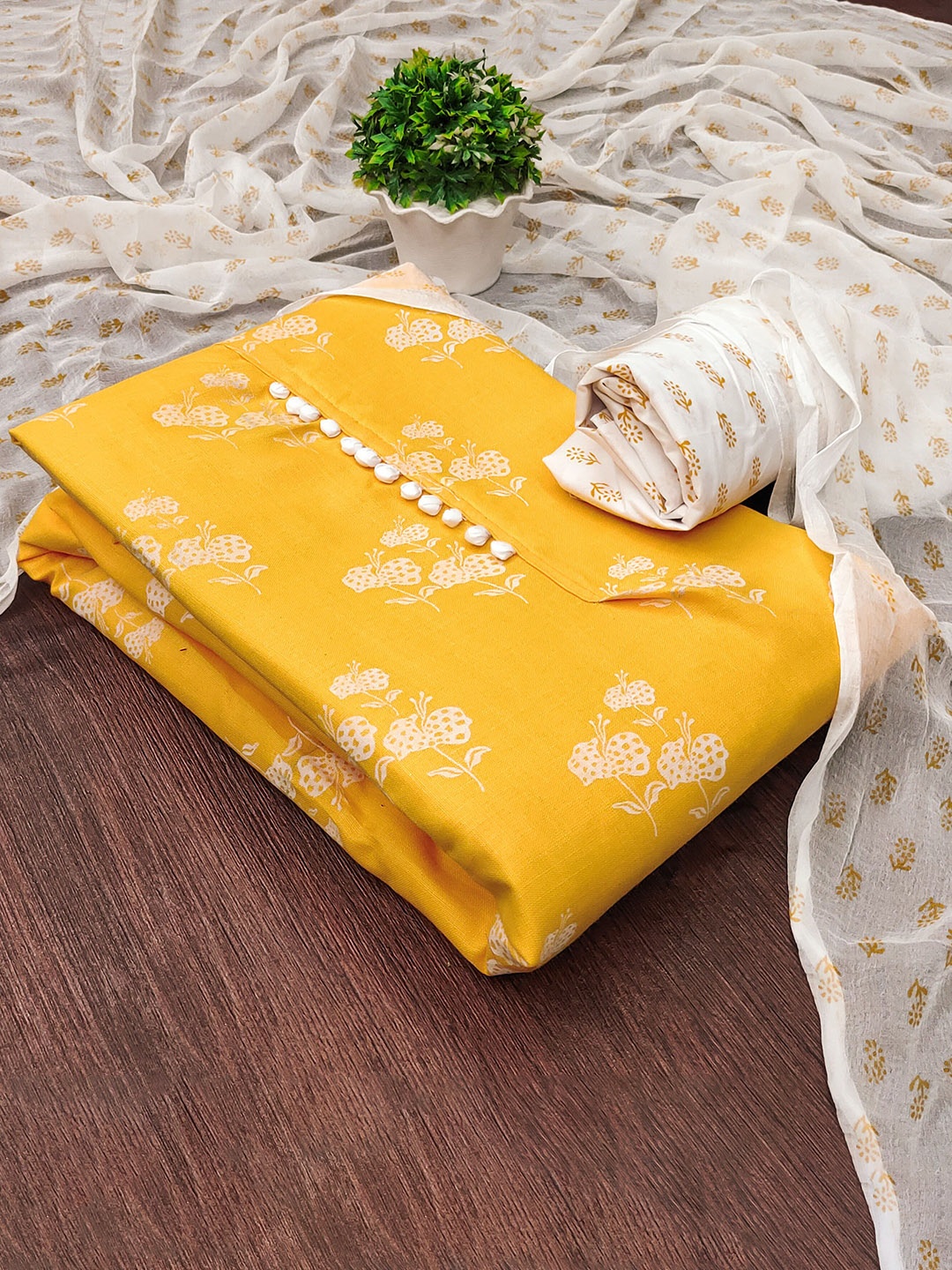 

Maroosh Floral Printed Unstitched Dress Material, Yellow