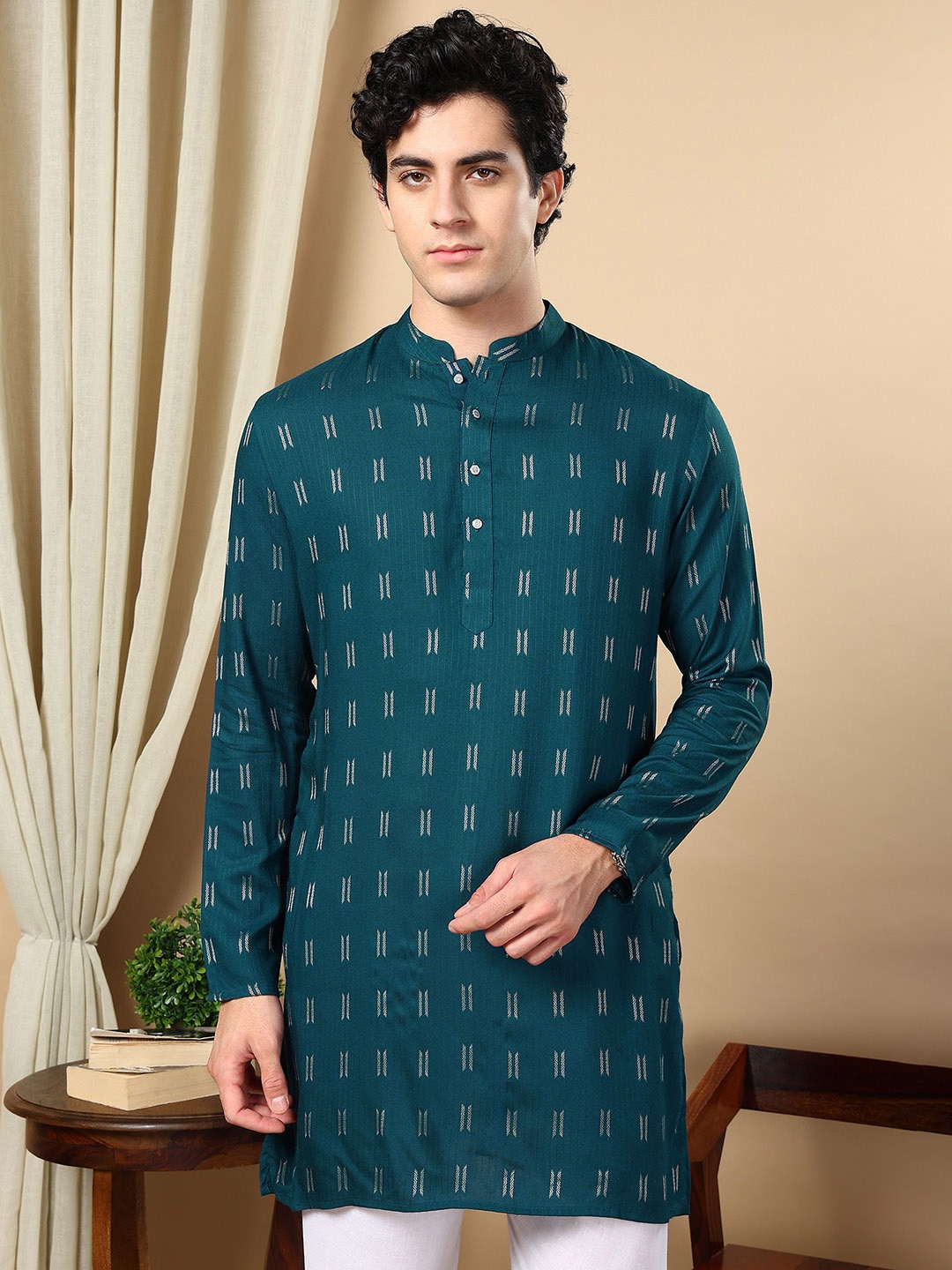 

TATTVA Woven Design Mandarin Collar Long Regular Sleeves Regular Straight Kurta, Blue