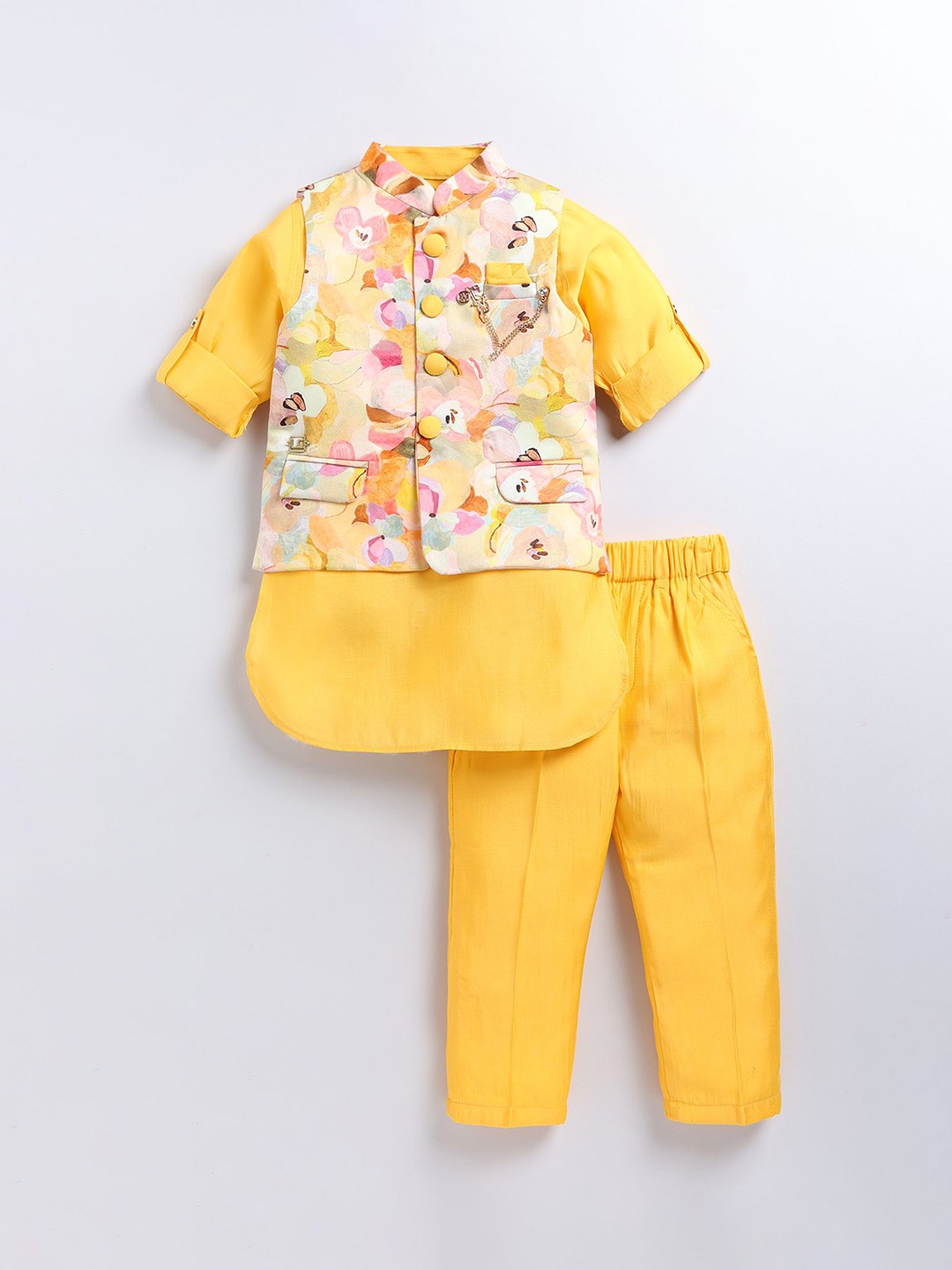 

LITTLE COLLARS Boys Yoke Design Straight Kurta with Trouser and Nehru Jacket, Yellow