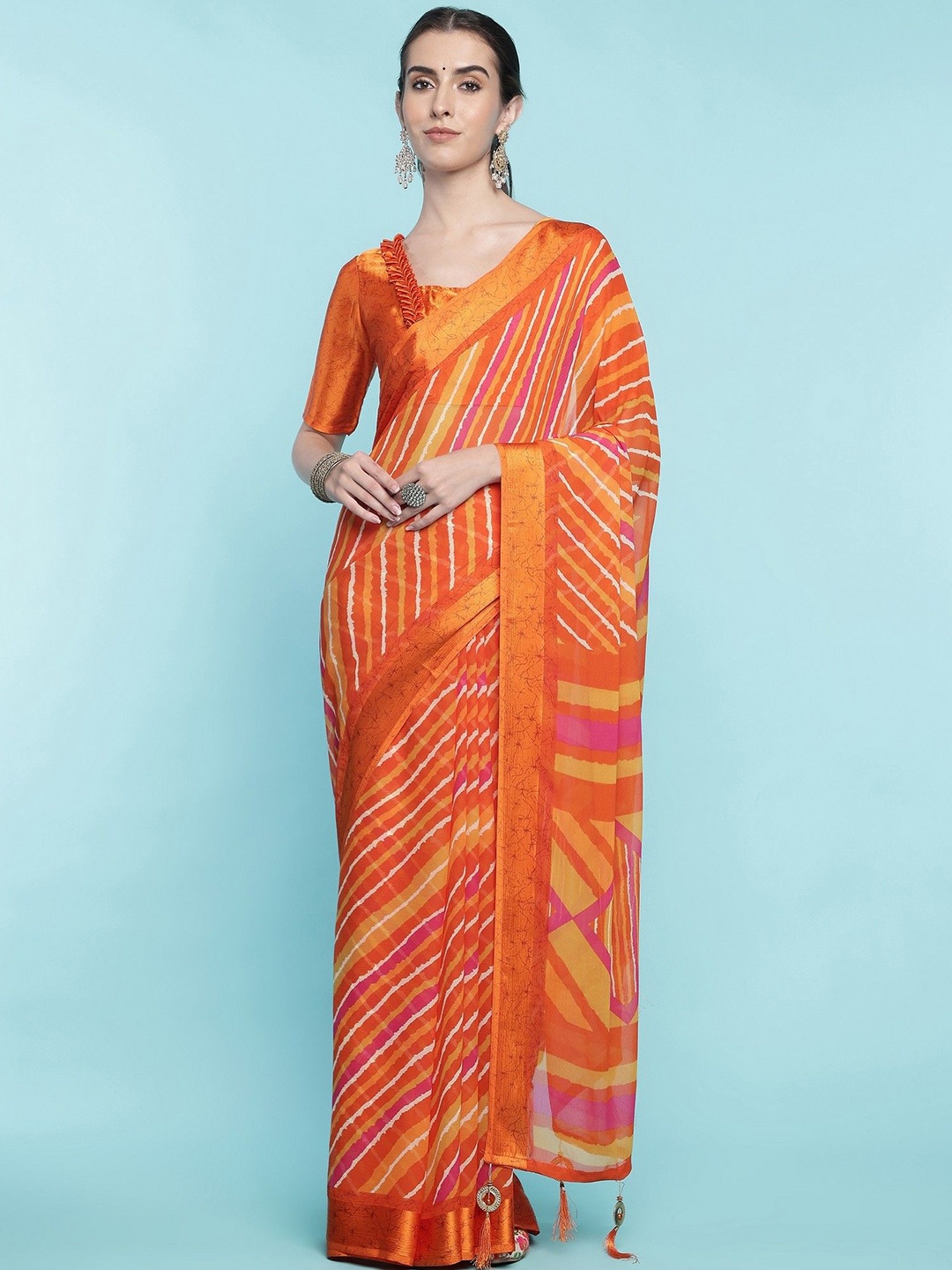 

DIVASTRI Leheriya Printed Zari Saree, Orange