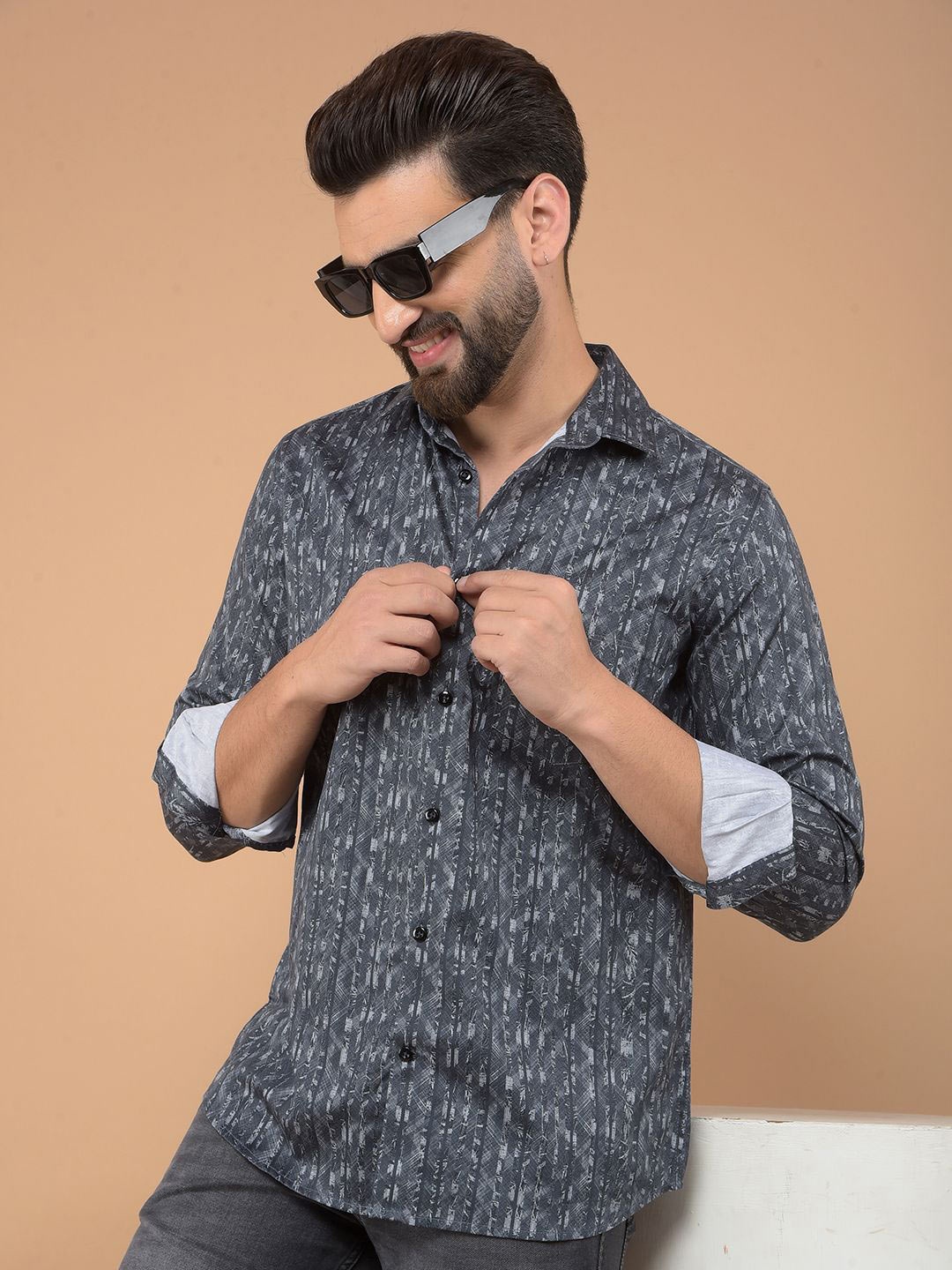 

Crimsoune Club Men Classic Spread Collar Vertical Striped Cotton Slim Fit Casual Shirt, Grey