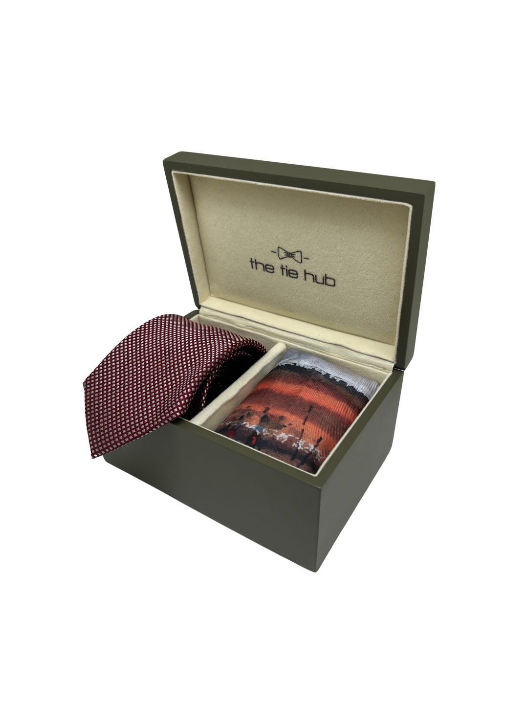 

The Tie Hub Men Accessory Gift Set Tie, Cufflinks, Pocket Square, Maroon