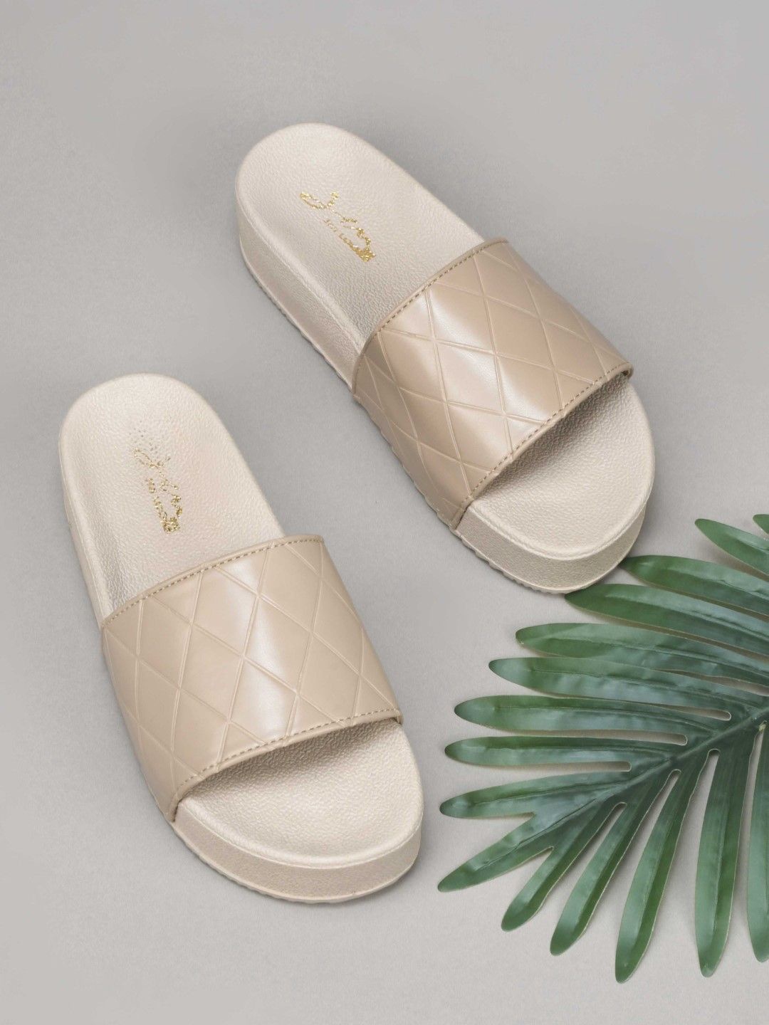 

JM Looks Women Quilted Open Toe Flats, Beige