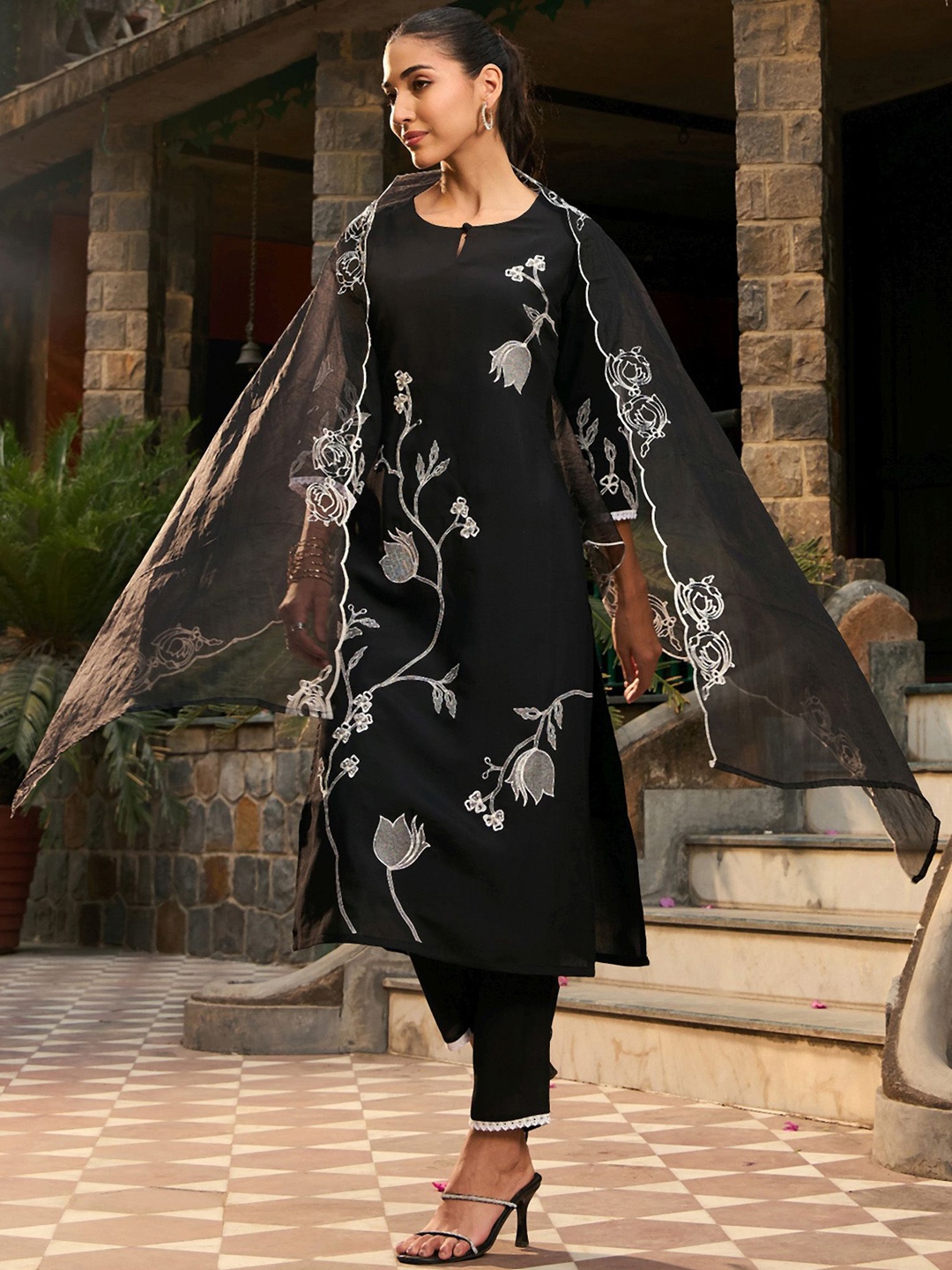 

Indo Era Floral Embroidered Straight Thread Work Kurta with Trousers & Dupatta, Black
