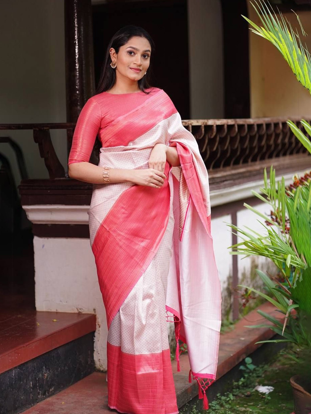 

Visit Wear Woven Design Zari Pure Silk Banarasi Saree, White