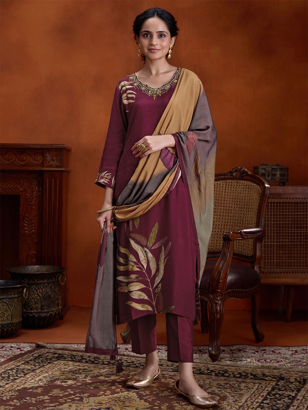 

WOMEN PLUS Floral Embroidered Beads and Stones Straight Kurta with Trousers & Dupatta, Maroon