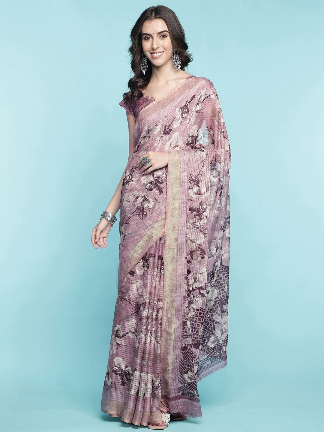 

DIVASTRI Floral Printed Saree, Purple