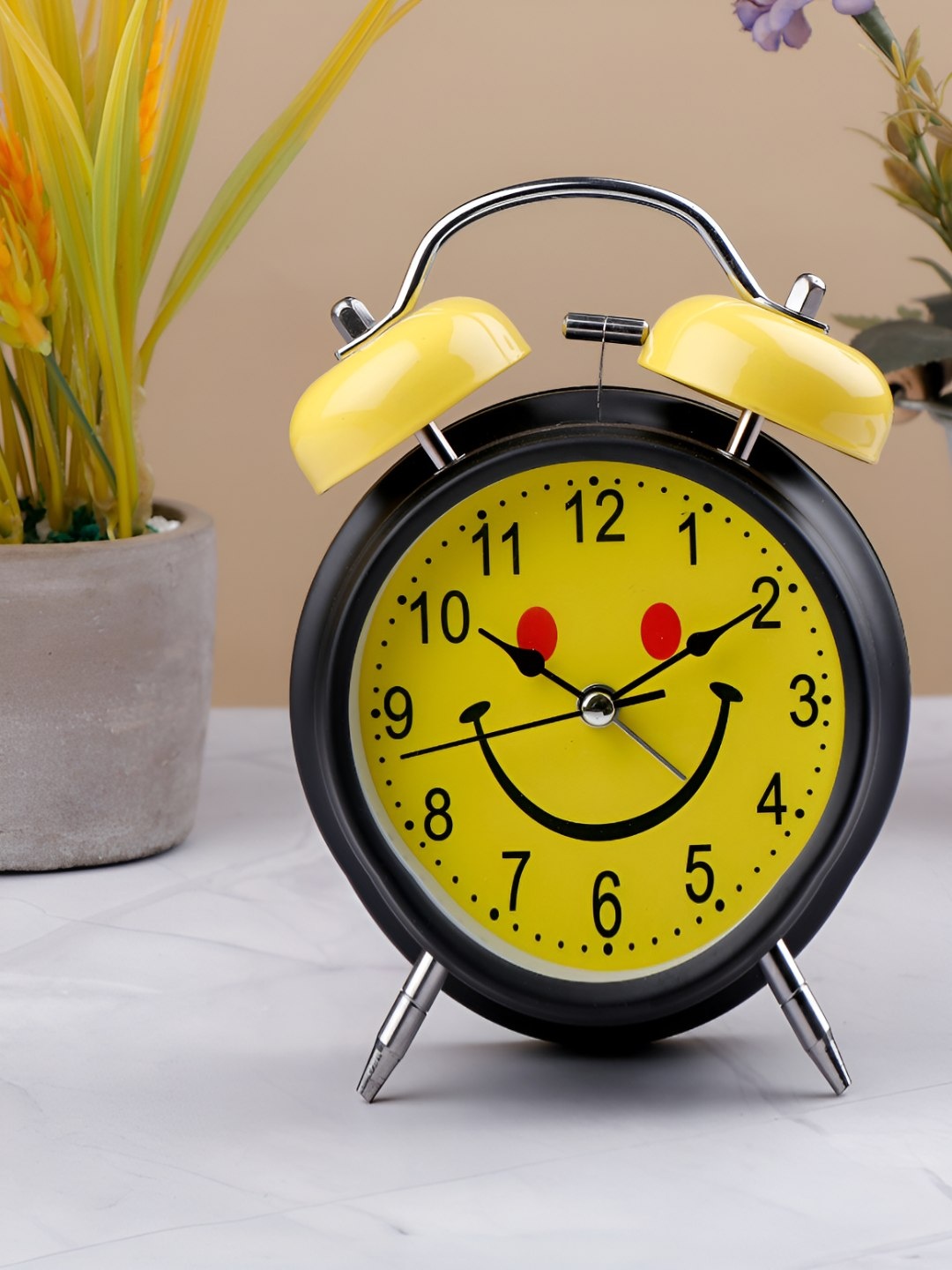 

Archies Yellow & Black Smile Printed Round Shaped Contemporary Alarm Clock