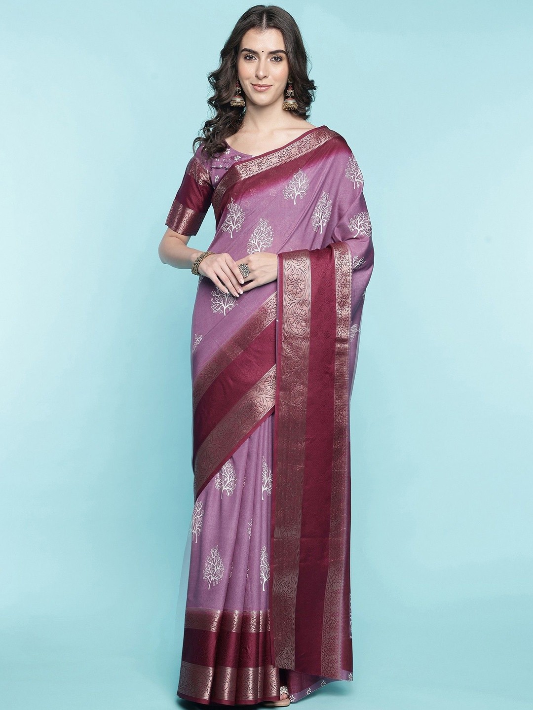 

DIVASTRI Ethnic Motifs Printed Zari Saree With Blouse Piece, Purple