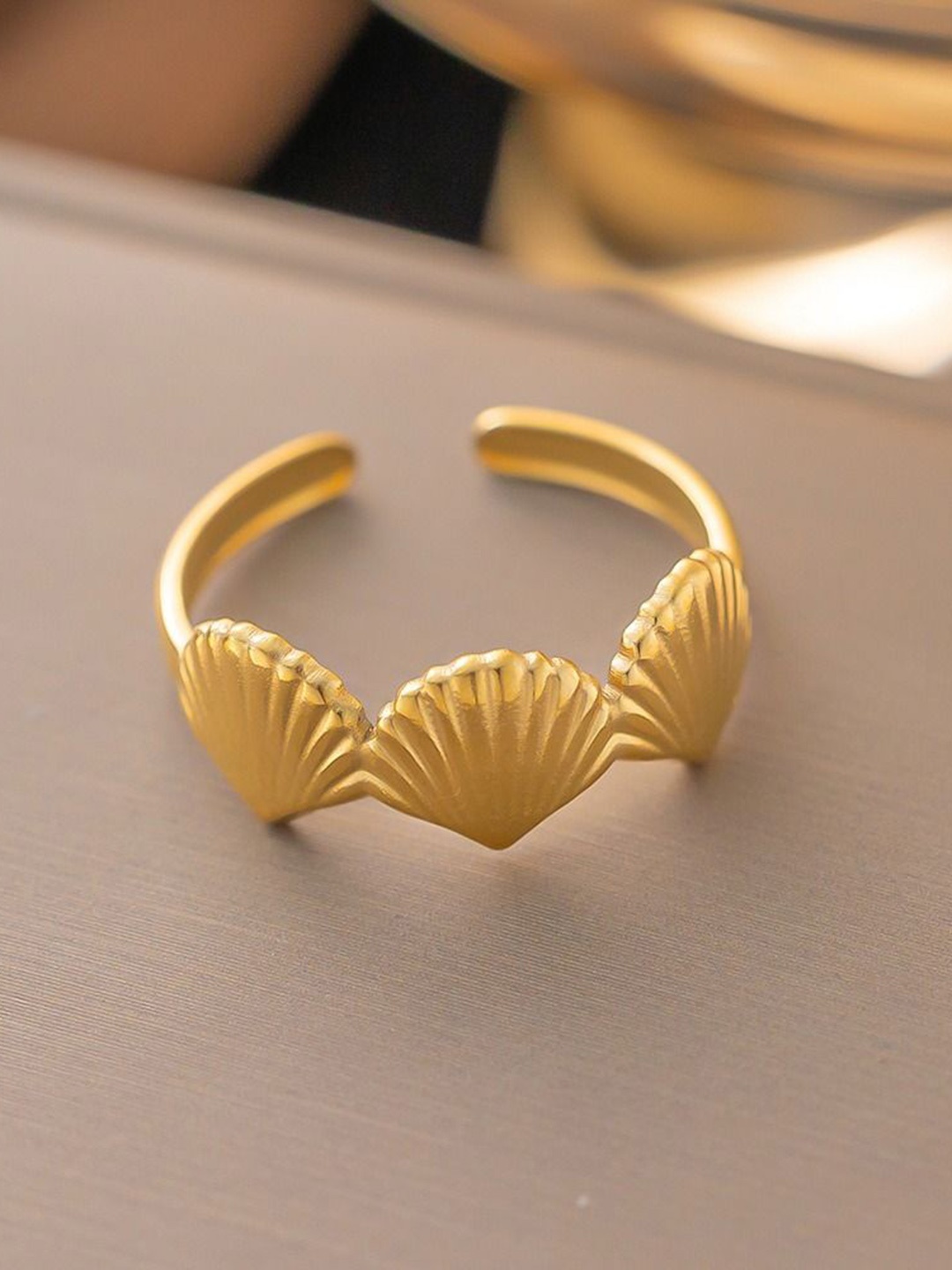 

MYKI Resplendent Stainless Steel Gold-Plated Finger Ring