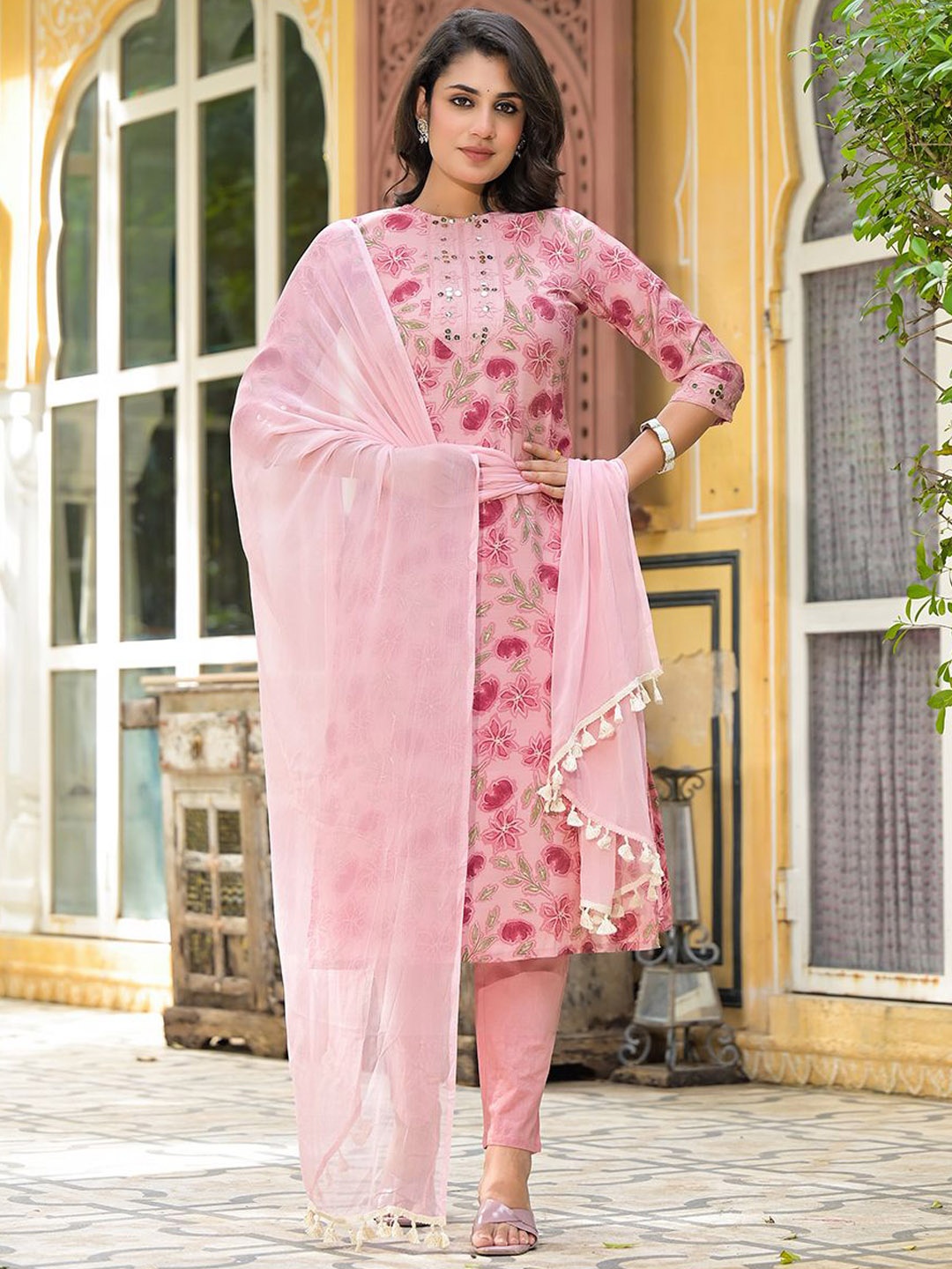 

AKS Floral Printed Sequinned Straight Kurta with Trouser & Dupatta, Pink