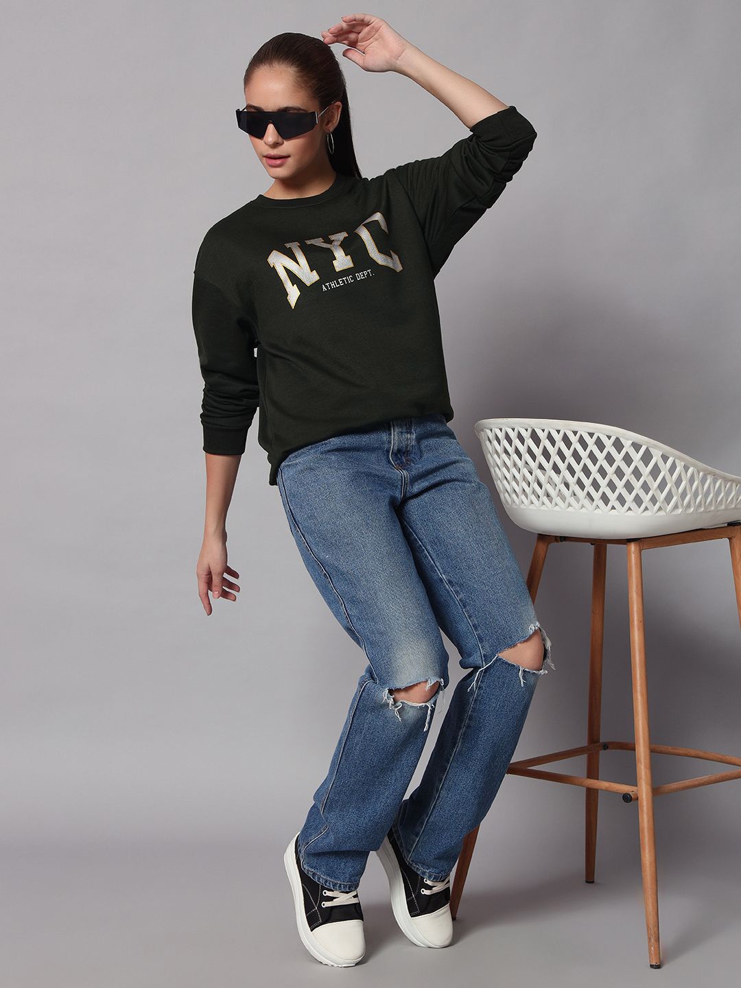 

Obaan Women Printed Sweatshirt, Olive