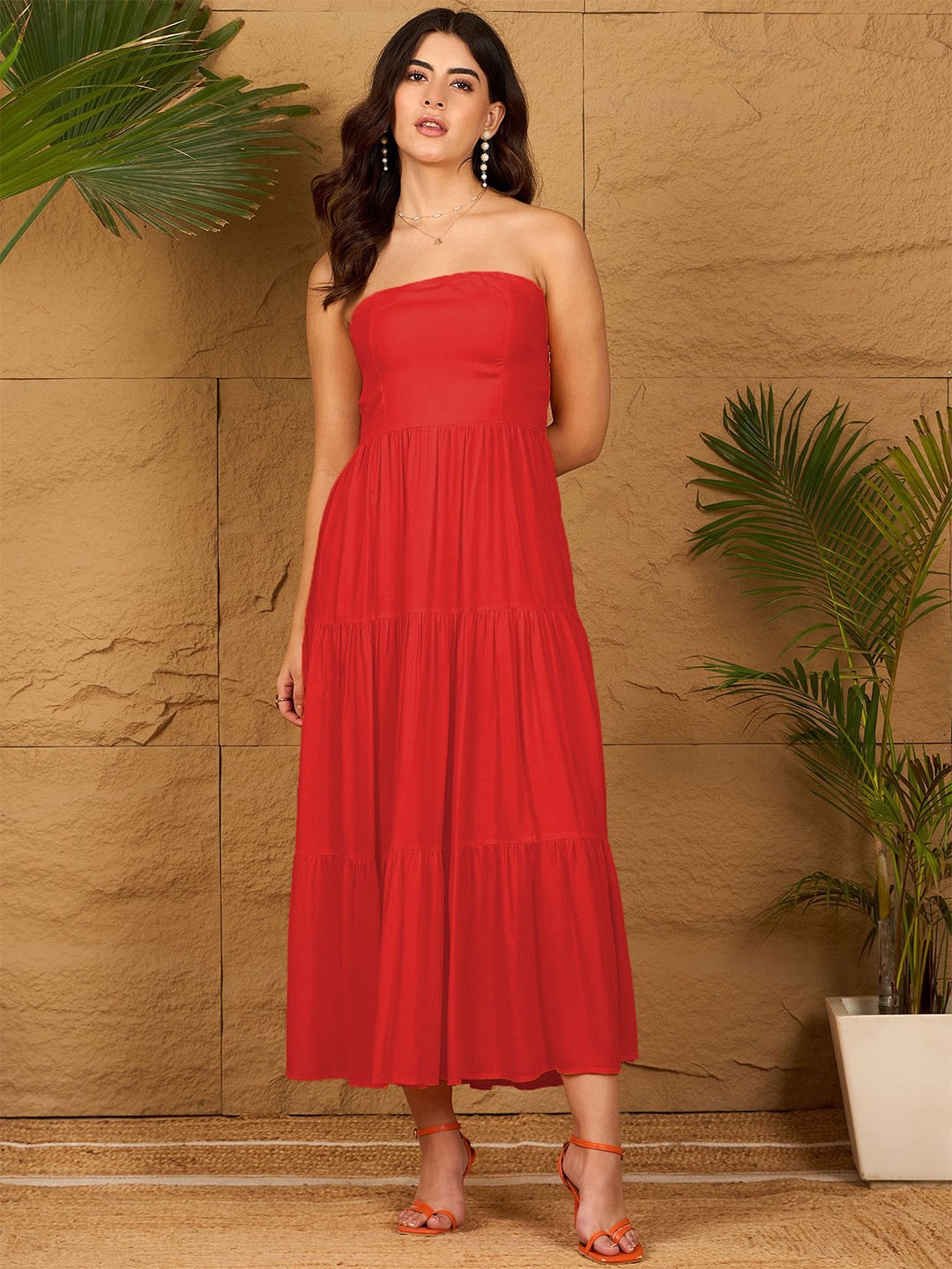 

ZYNG Solid Strapless Tiered Bandeau Maxi Dress With Tie-Ups, Red