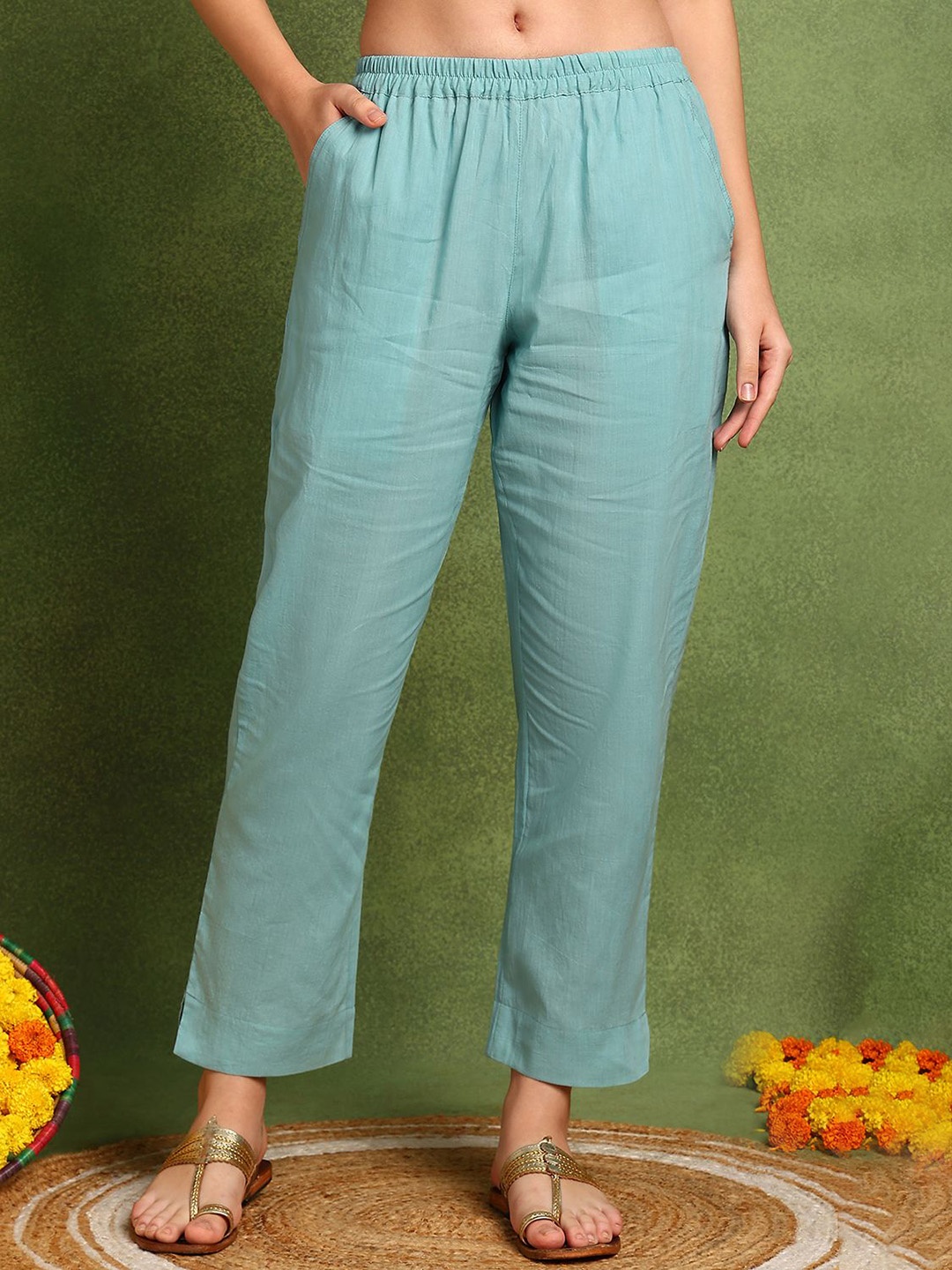 

Tahiliya Women Straight Fit Trousers, Blue