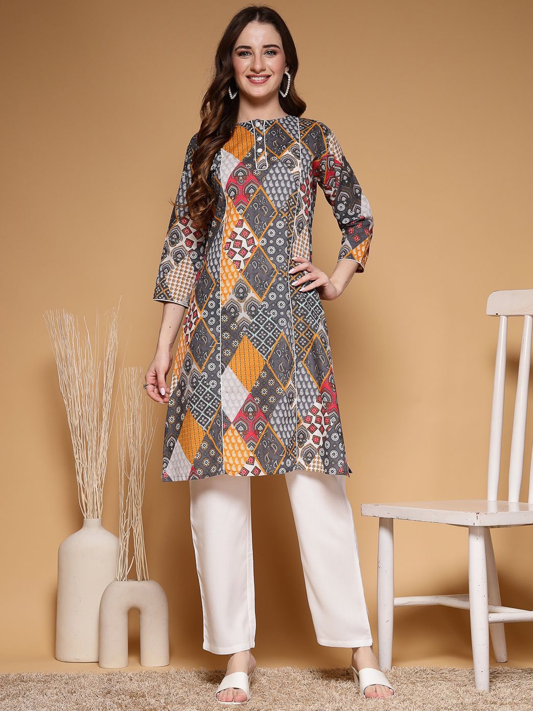 

LARGISH Geometric Printed Round Neck Three-Quarter Sleeves Panelled Pure Cotton Kurta, Grey