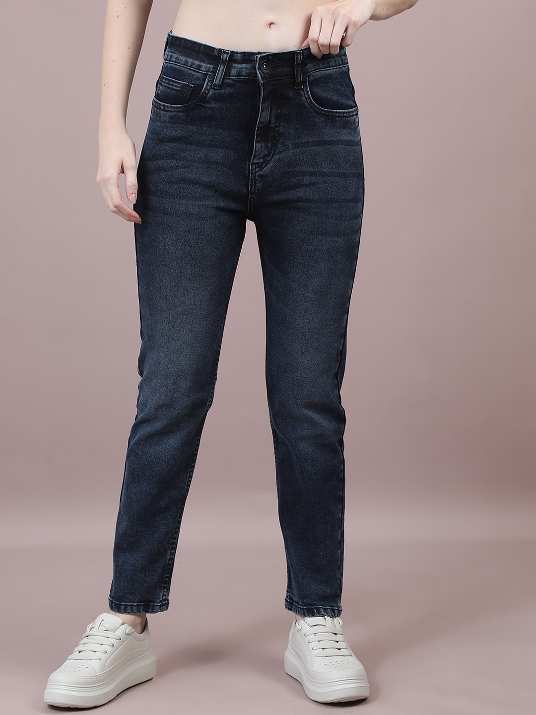 

The Roadster Lifestyle Co Women Comfort Straight Fit Stretchable Jeans, Blue