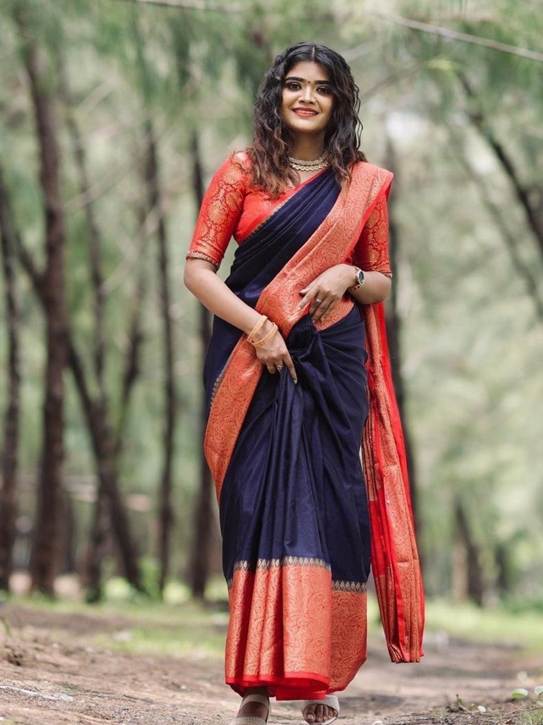 

Visit Wear Woven Design Pure Silk Banarasi Saree, Navy blue