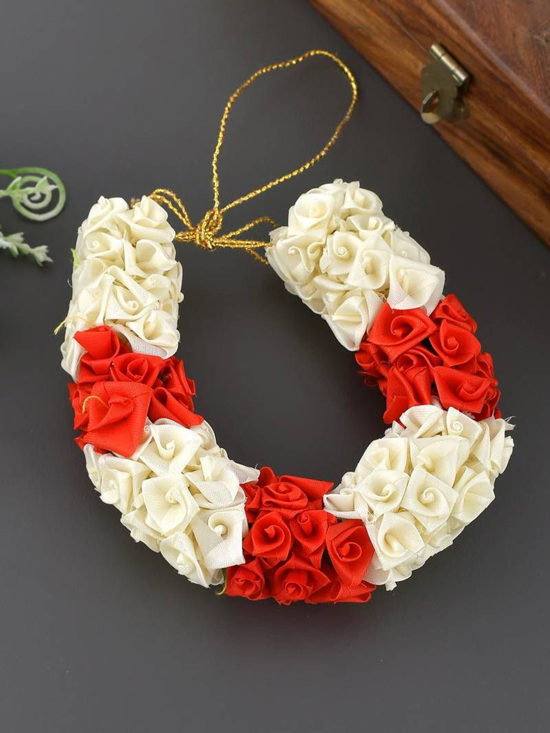 

CHRONEX Stylish Flower Hair Accessory, White