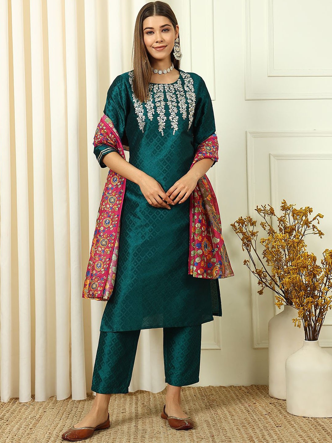 

Anouk Rustic Green Geometric Self Design Thread Work Straight Kurta With Trouser With Dupatta