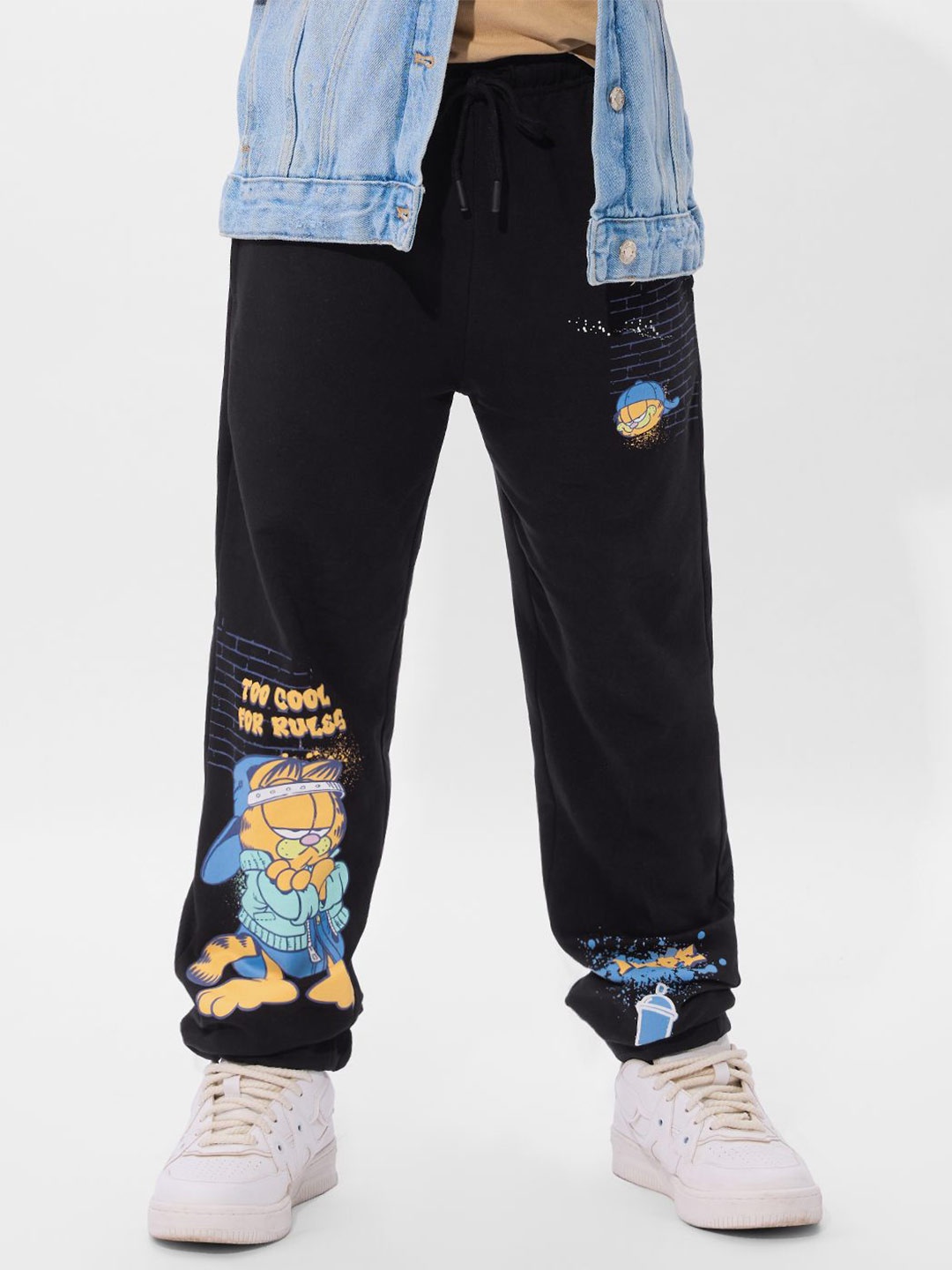 

The Souled Store Boys Garfield Printed Pure Cotton Joggers, Black