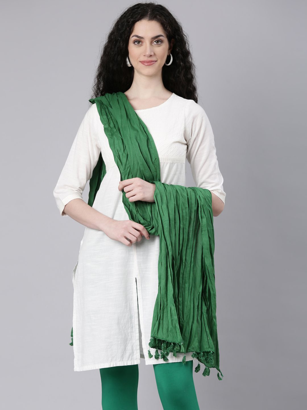 

Souchii Tasselled Bordered Cotton Dupatta, Green