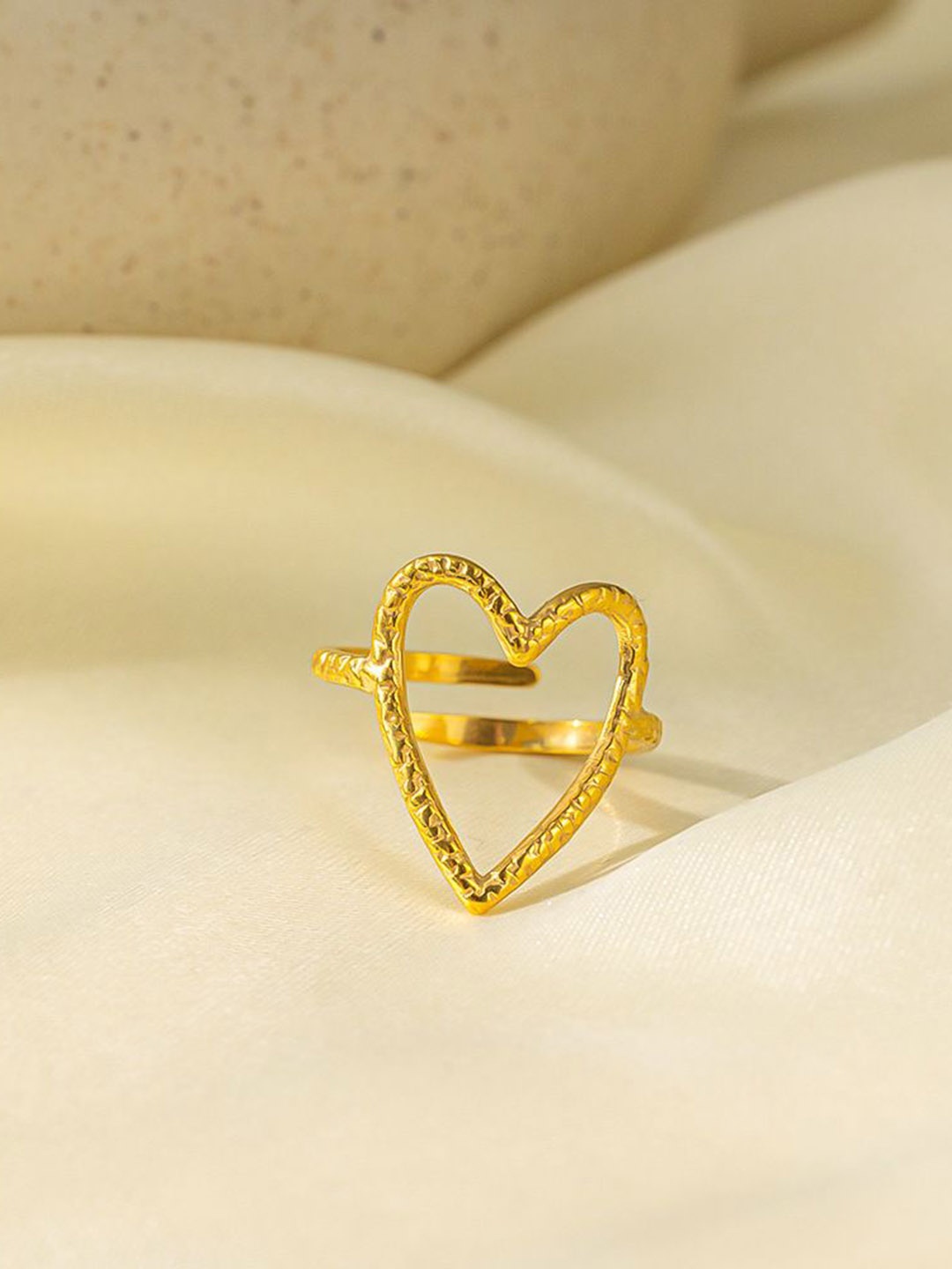 

MYKI Gold-Plated Stainless Steel Heart Shaped Adjustable Finger Ring