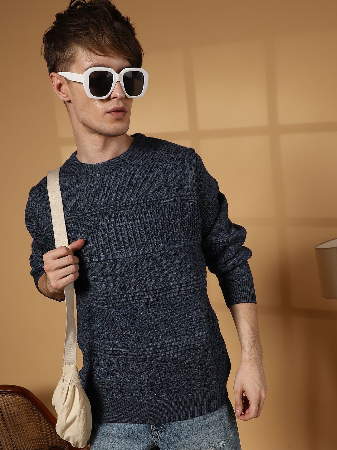 

Campus Sutra Men Long Sleeves Pullover, Blue