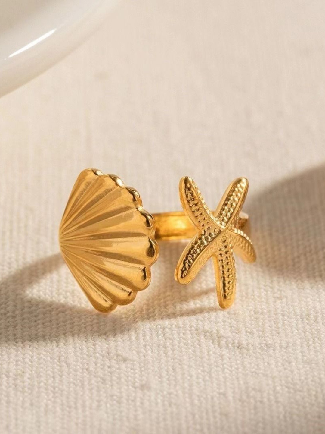 

MYKI Gold-Plated Stainless Steel Finger Ring
