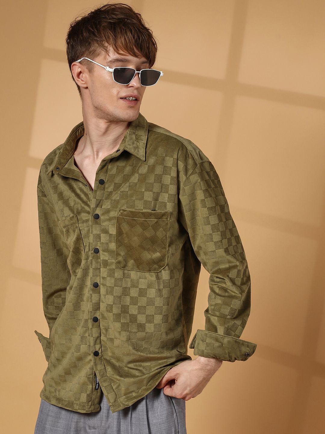 

Campus Sutra Men Comfort Spread Collar Textured Casual Shirt, Green