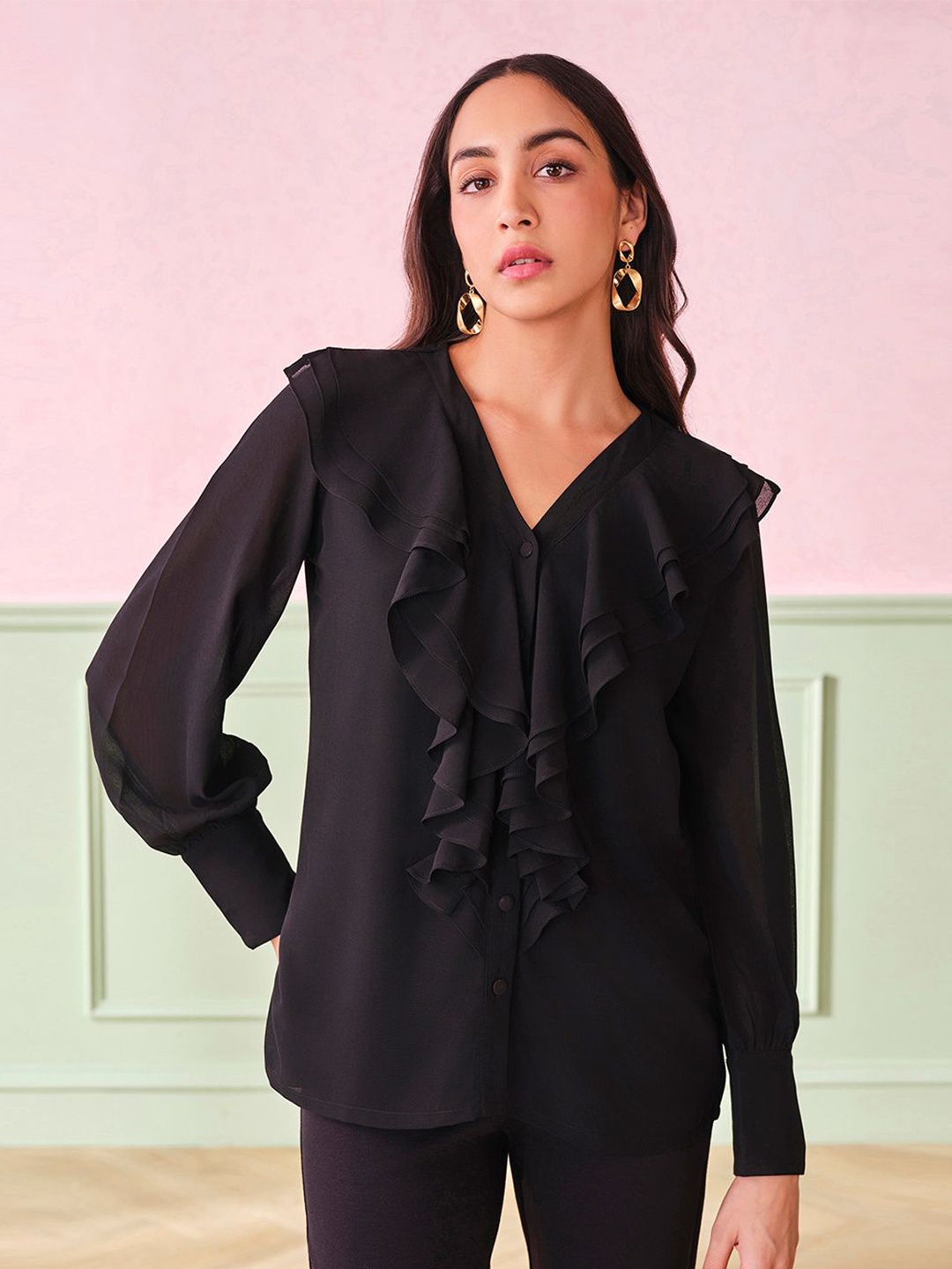

AND V-Neck Cuffed Sleeves Top, Black