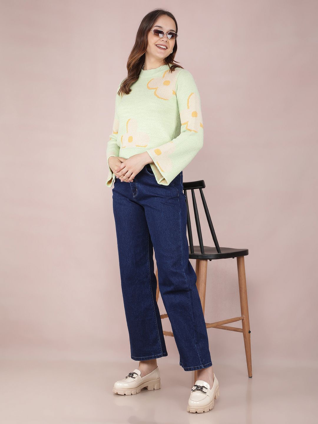 

Crimsoune Club Women Floral Printed Long Sleeves Pullover, Green