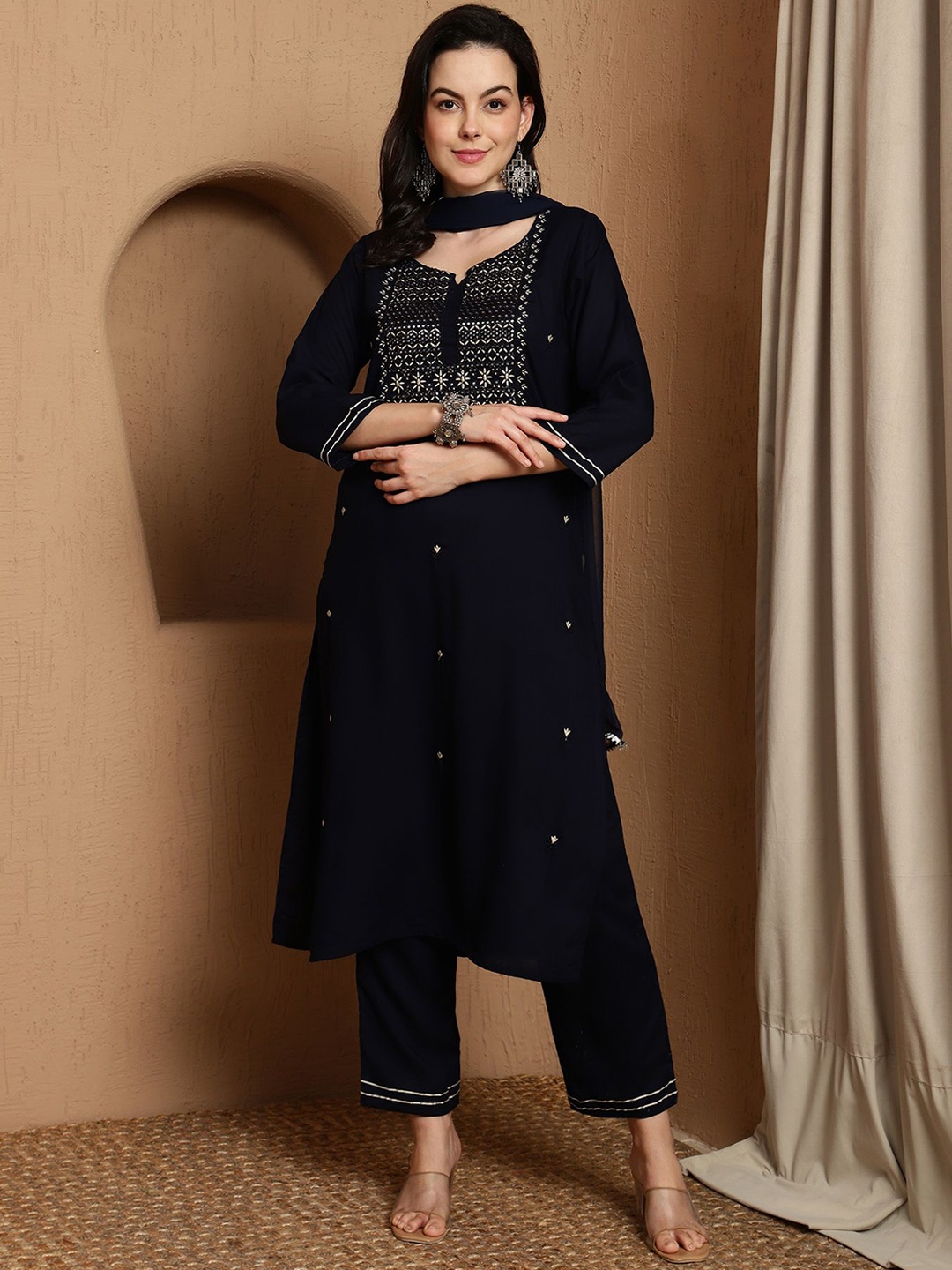 

BANDIA Floral Embroidered Gotta Patti Straight Kurta With Trouser & Dupatta, Navy blue