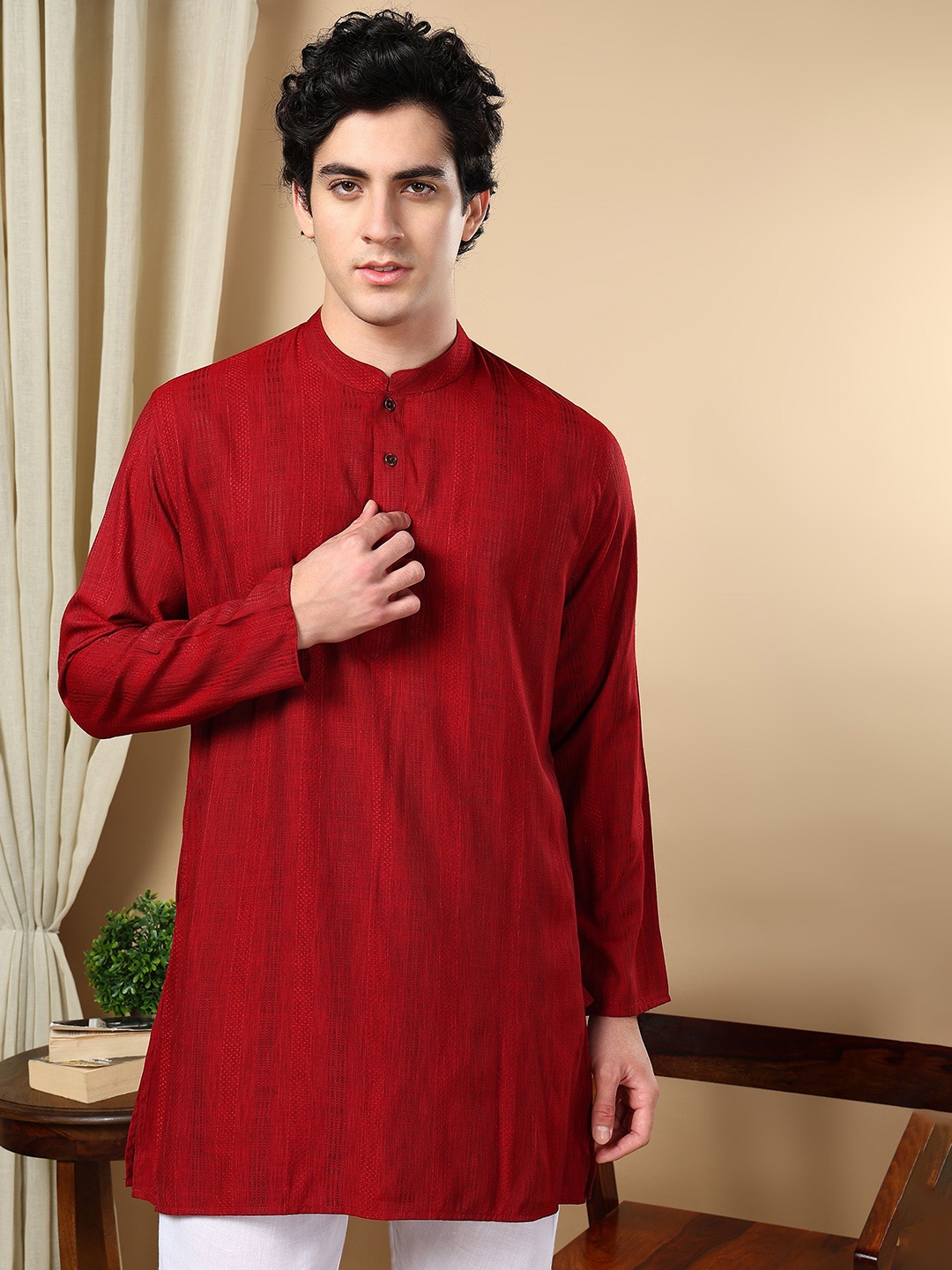 

TATTVA Woven Design Mandarin Collar Long Regular Sleeves Regular Straight Kurta, Maroon