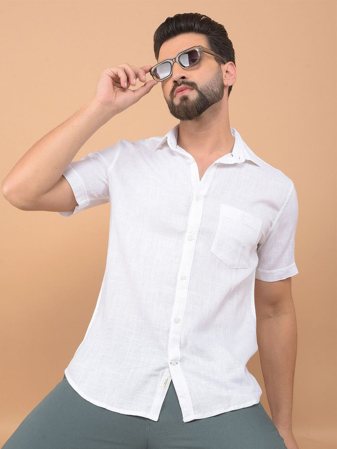

Crimsoune Club Men Classic Spread Collar Solid Cotton Casual Shirt, White