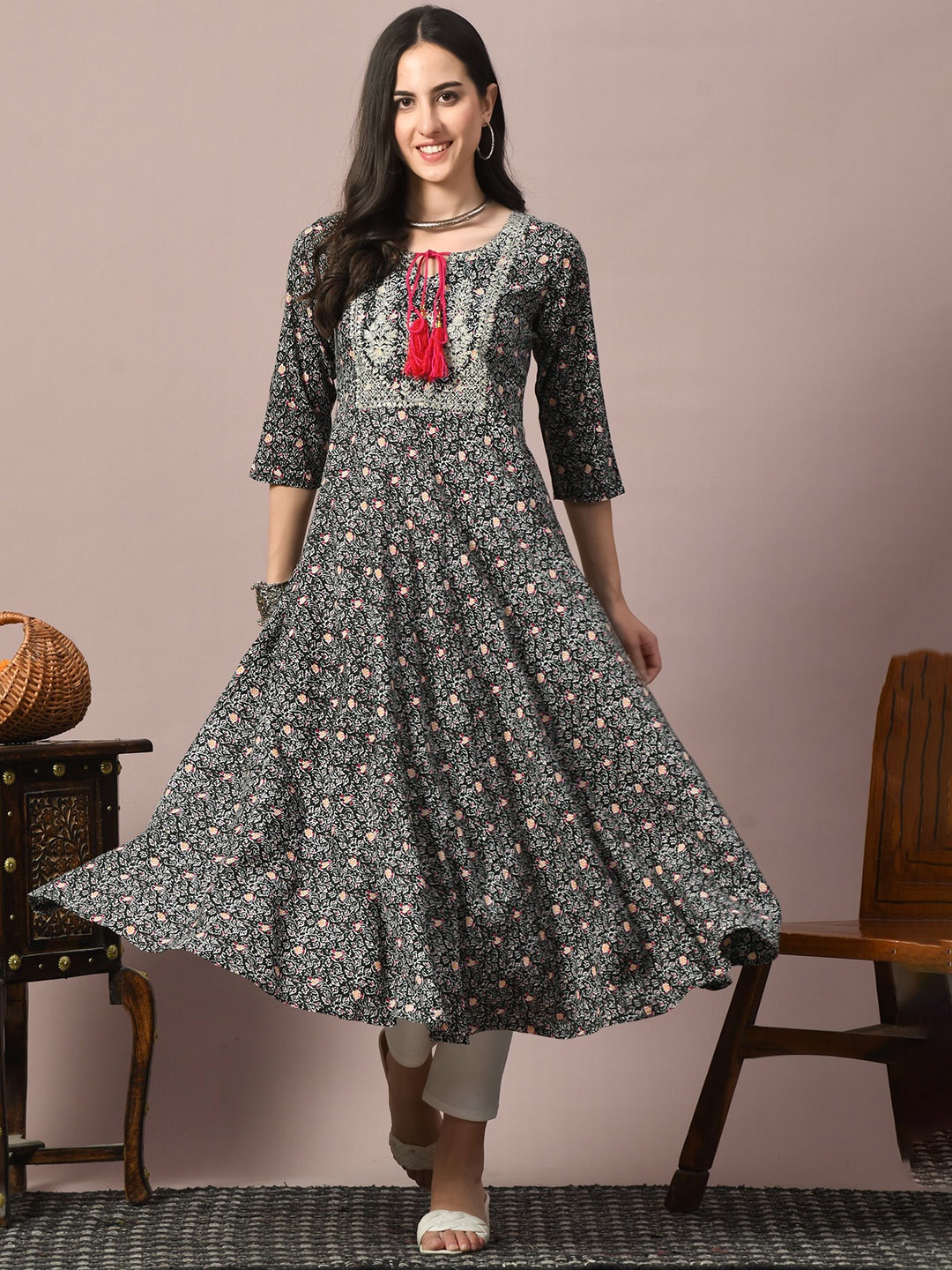 

METAFAB Floral Printed Tie-Up Neck Regular Thread Work Anarkali Kurta, Grey