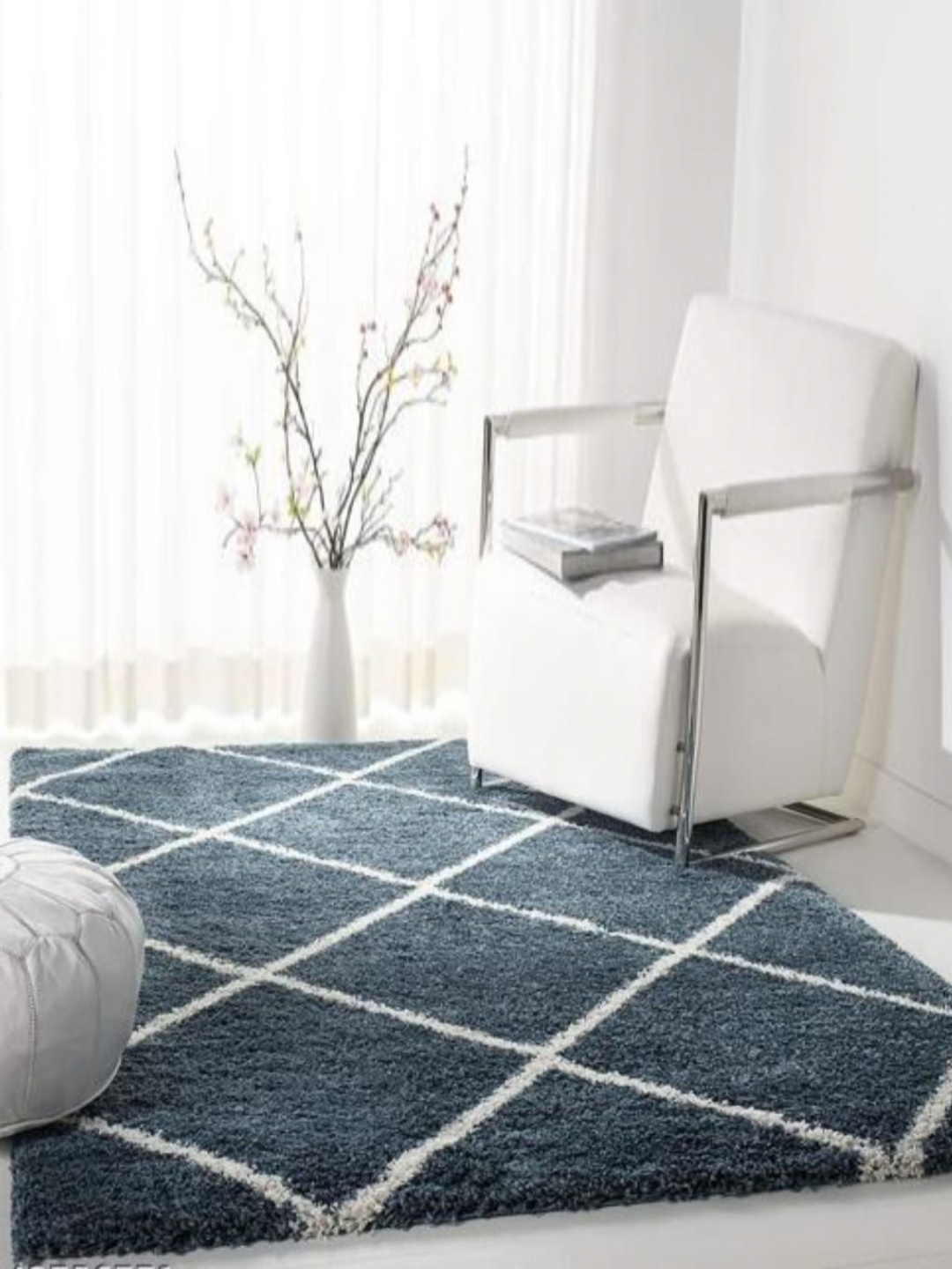 

Samjeeda Handloom carpets Red Geometric Anti-Skid Woollen Carpet