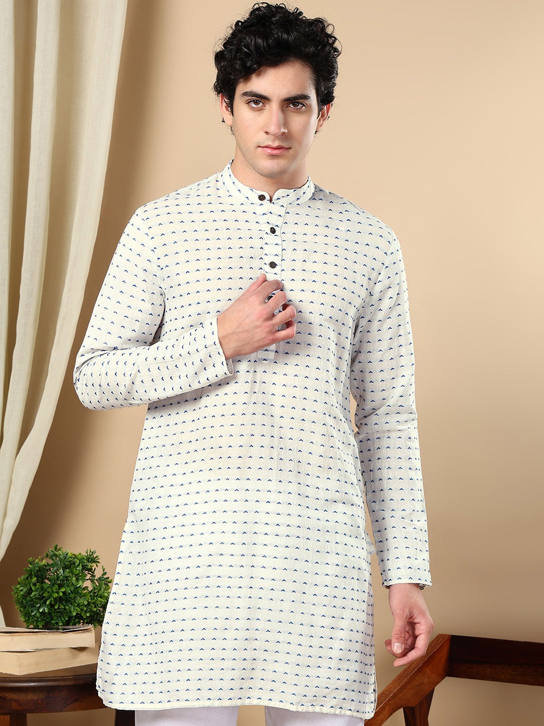 

TATTVA Geometric Woven Design Mandarin Collar Long Regular Sleeves Regular Straight Kurta, White