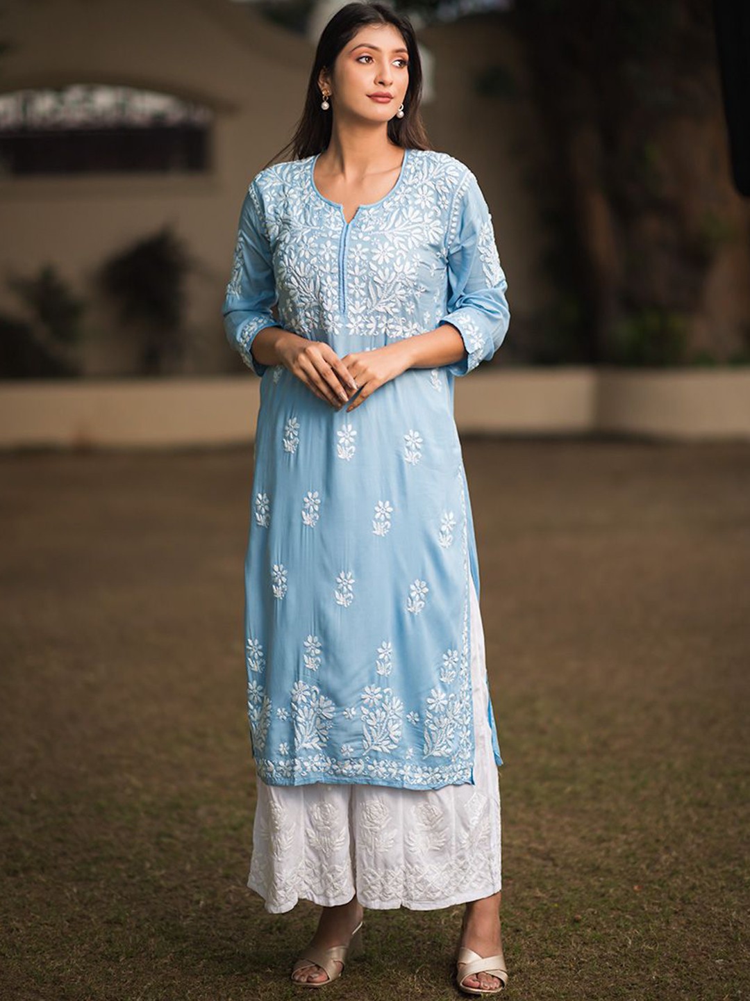 

Rangreza Ethnic Lolita Floral Embroidered Round Neck Chikankari Straight Kurta, Blue