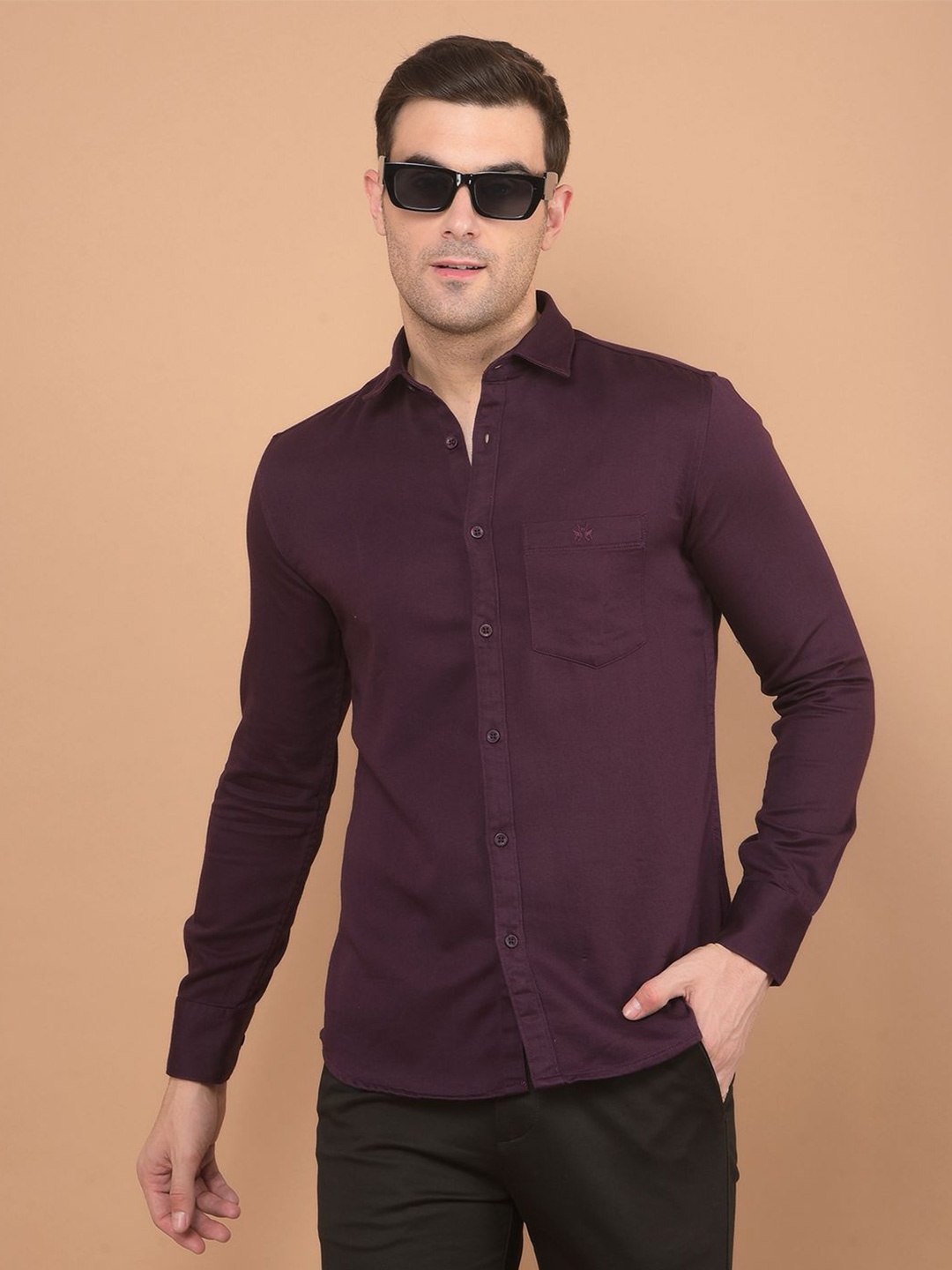 

Crimsoune Club Men Classic Spread Collar Solid Cotton Slim Fit Casual Shirt, Maroon