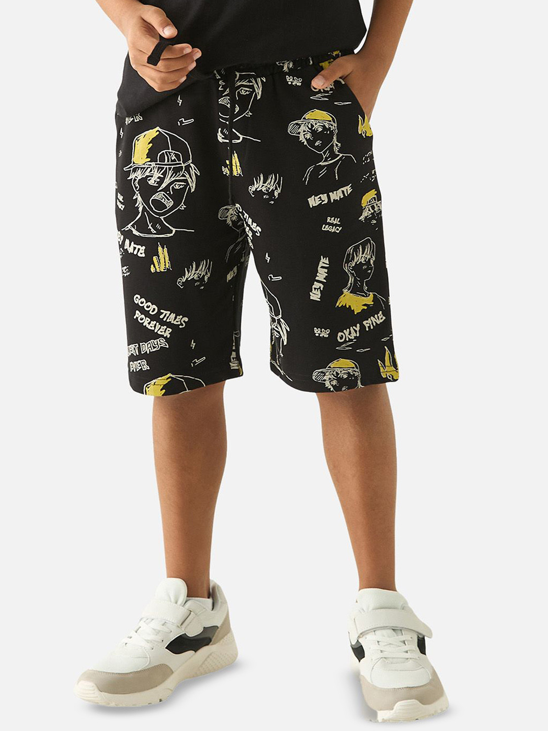 

Juniors by Babyshop Boys Printed Cotton Mid-Rise Regular Fit Knee Length Shorts, Black