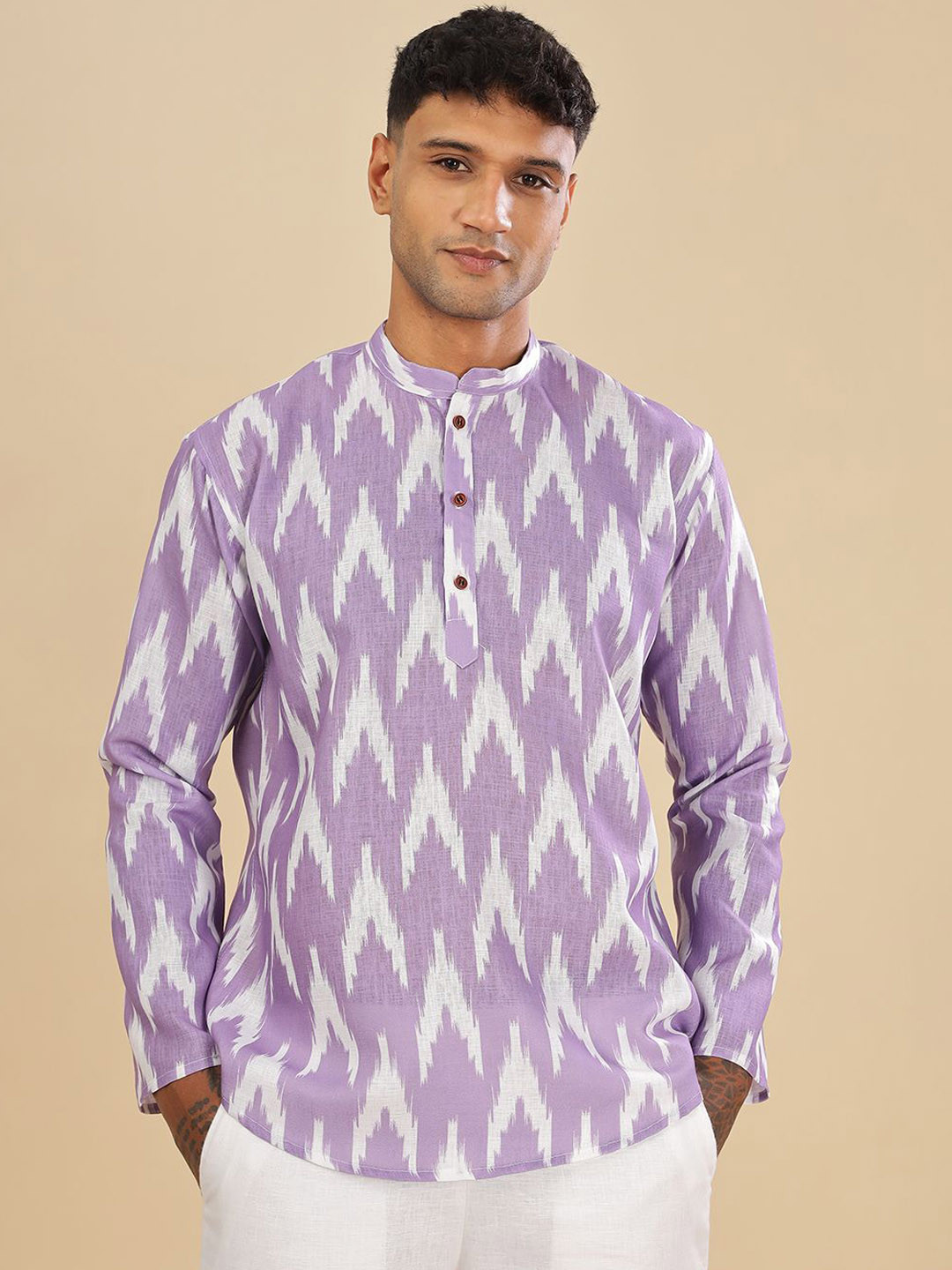 

Vestirio Geometric Printed Mandarin Collar Long Sleeves Regular Straight Kurta, Lavender